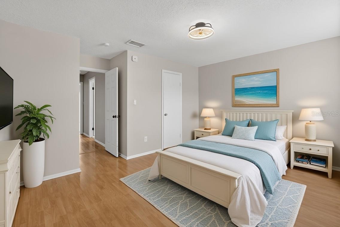 THE GREENS OF TOWNN COUNTRY - Residential