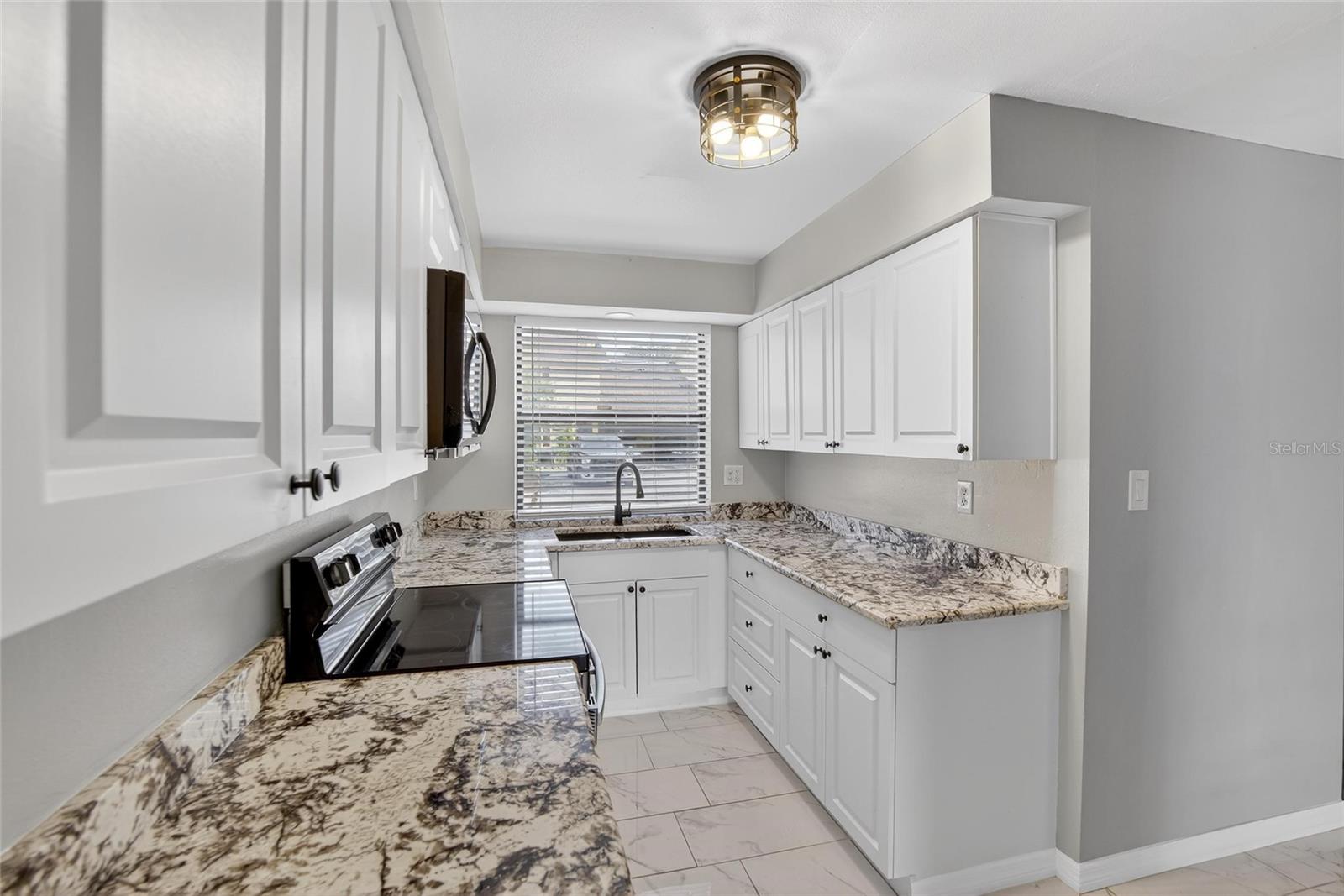 THE GREENS OF TOWNN COUNTRY - Residential