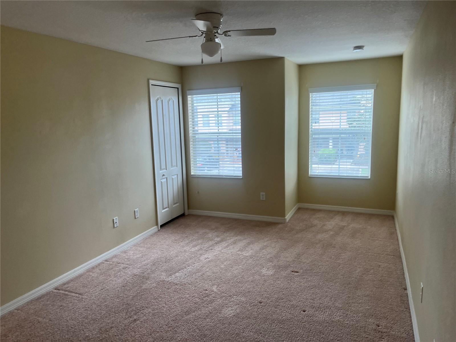 AMBERLEE TWNHMS - Residential