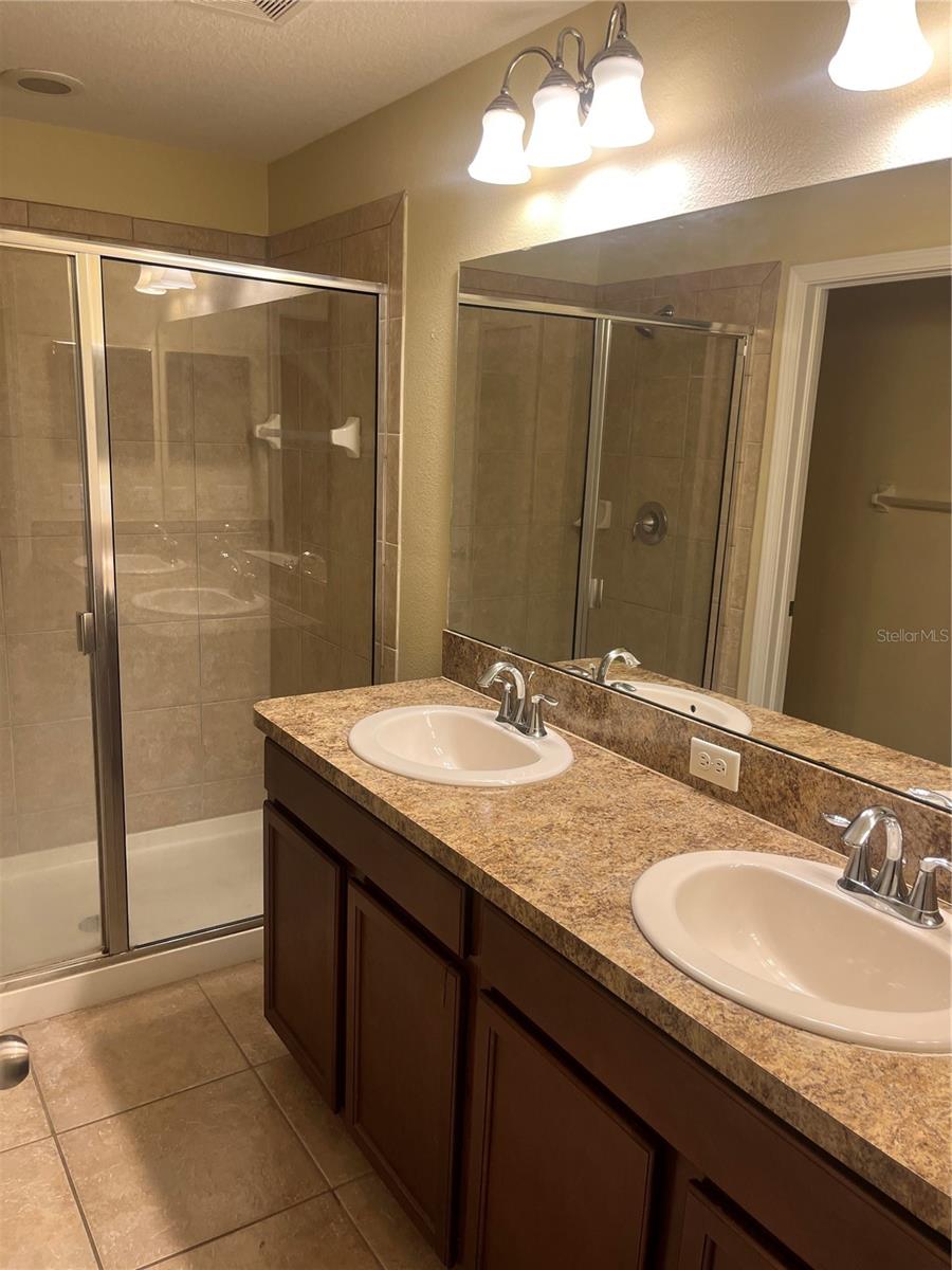 AMBERLEE TWNHMS - Residential