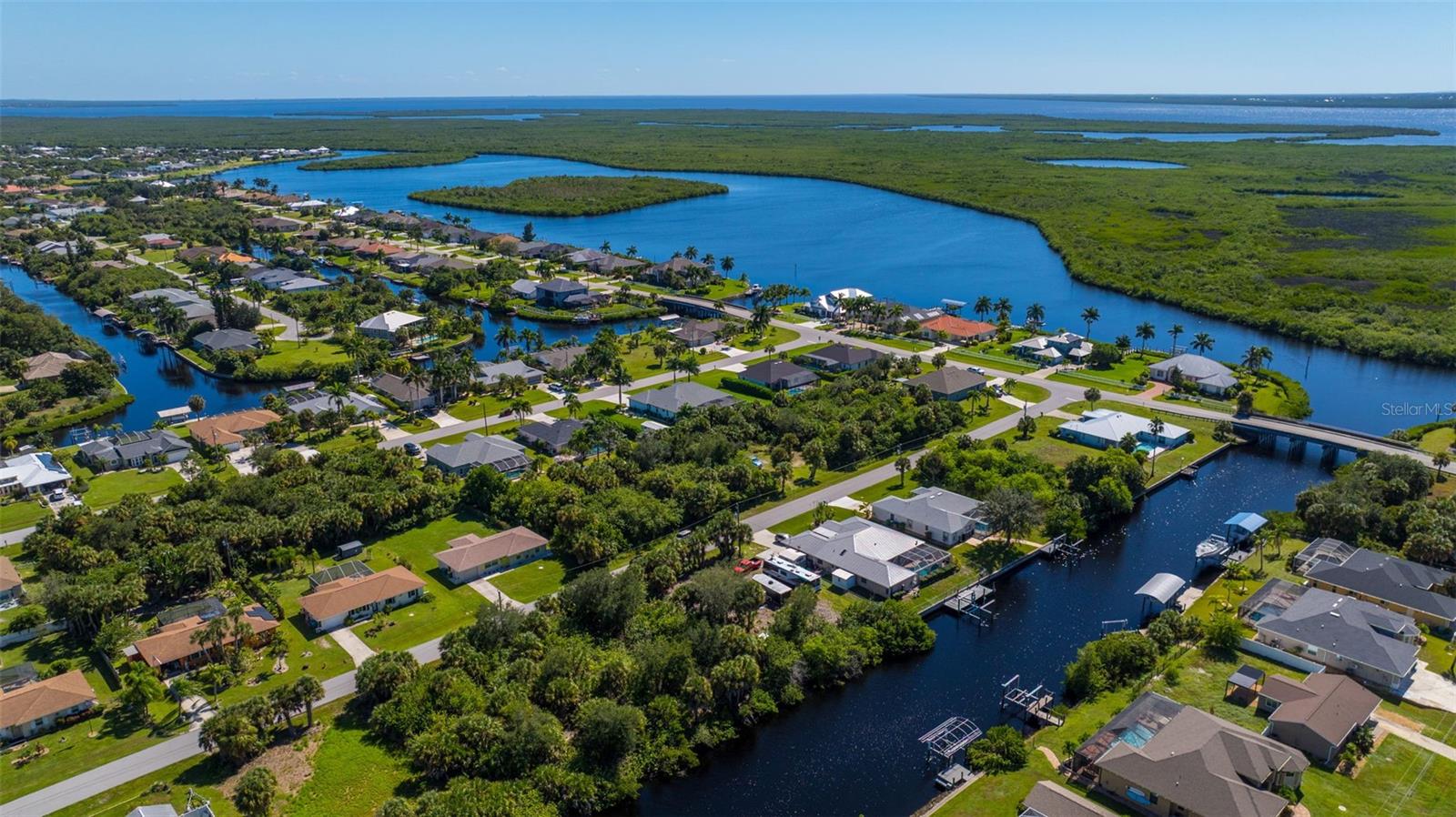 4475 LARKSPUR COURT, PORT CHARLOTTE, FL, 33948 4 4475 LARKSPUR COURT