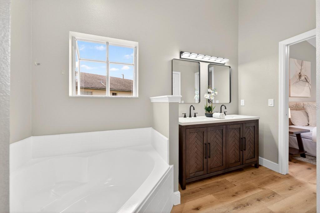 SILVER ROSE PH 02 - Residential