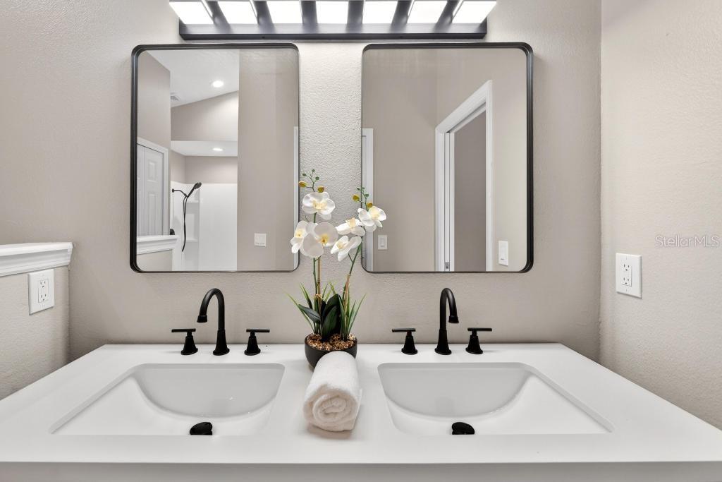 SILVER ROSE PH 02 - Residential