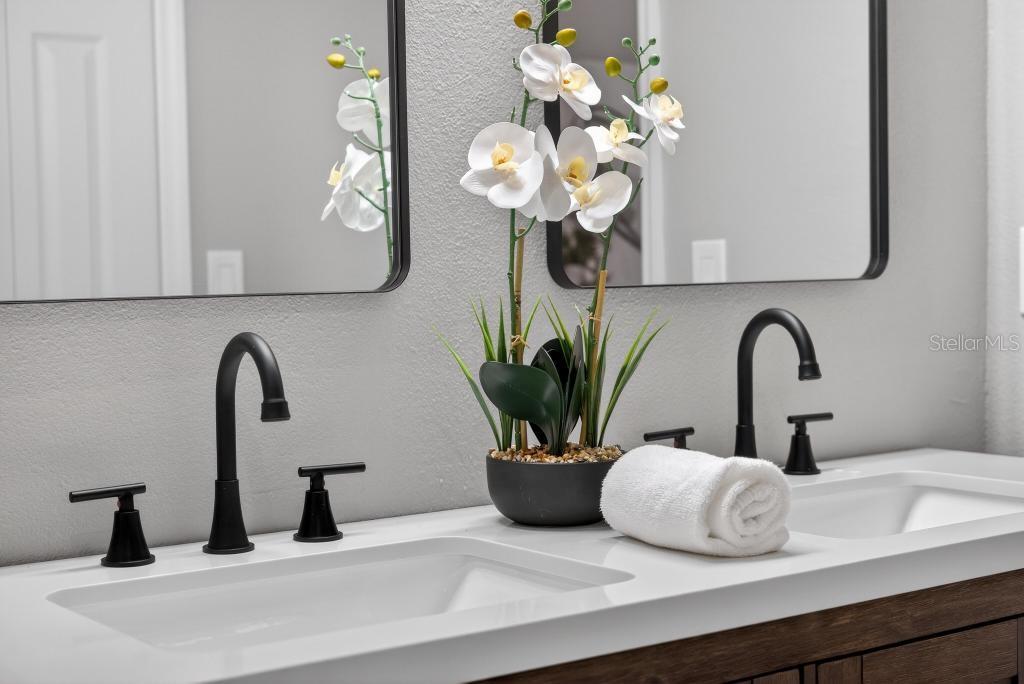 SILVER ROSE PH 02 - Residential