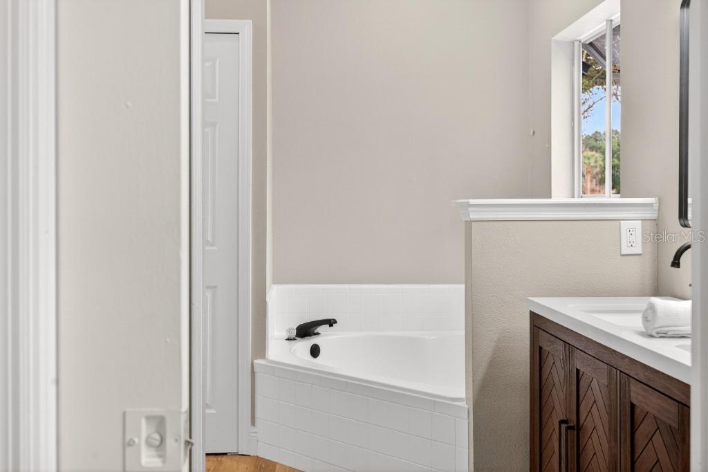 SILVER ROSE PH 02 - Residential