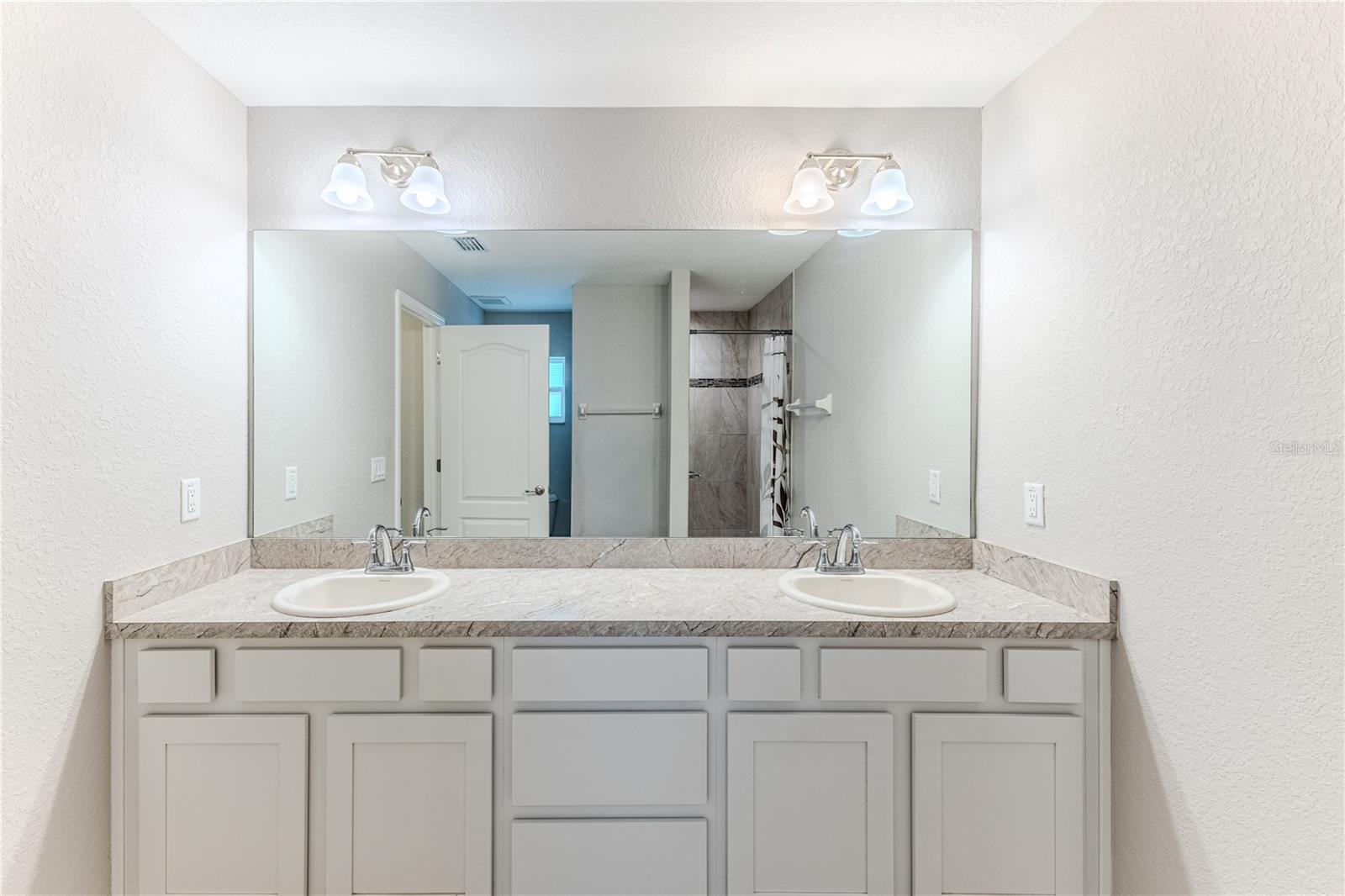 ROYAL HIGHLANDS - Residential