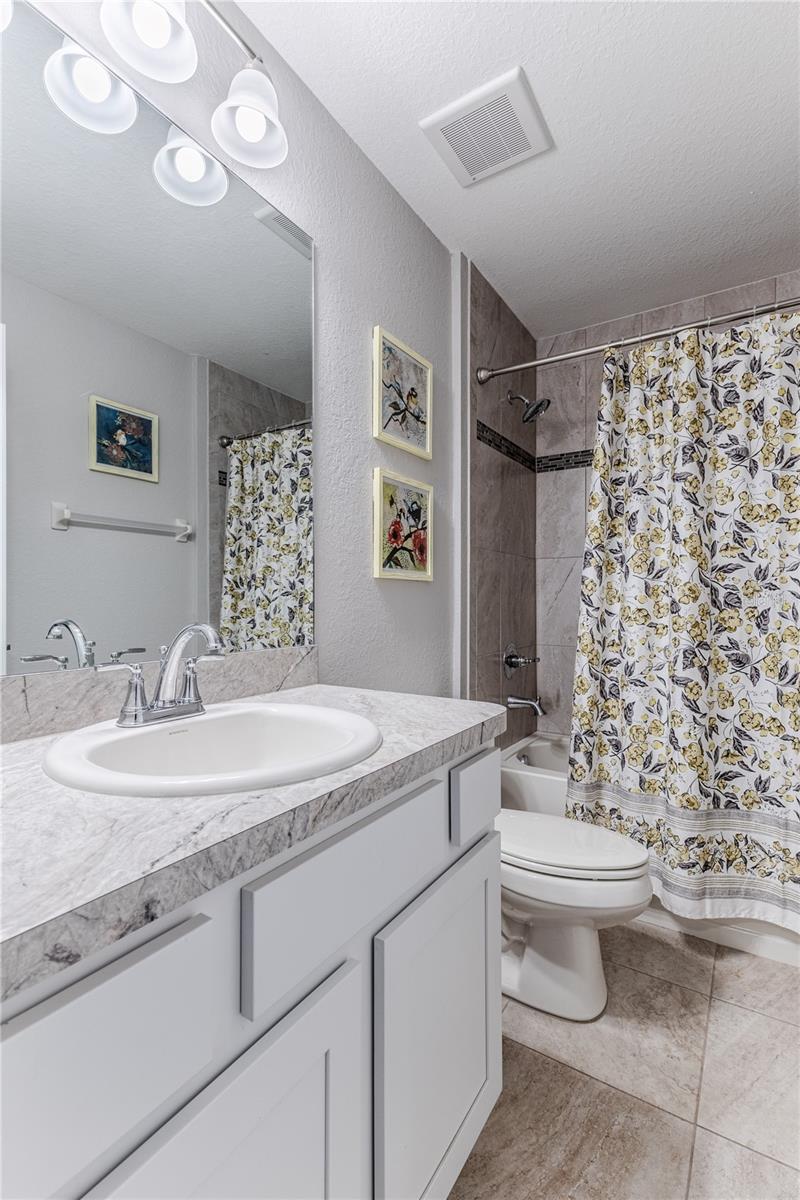 ROYAL HIGHLANDS - Residential