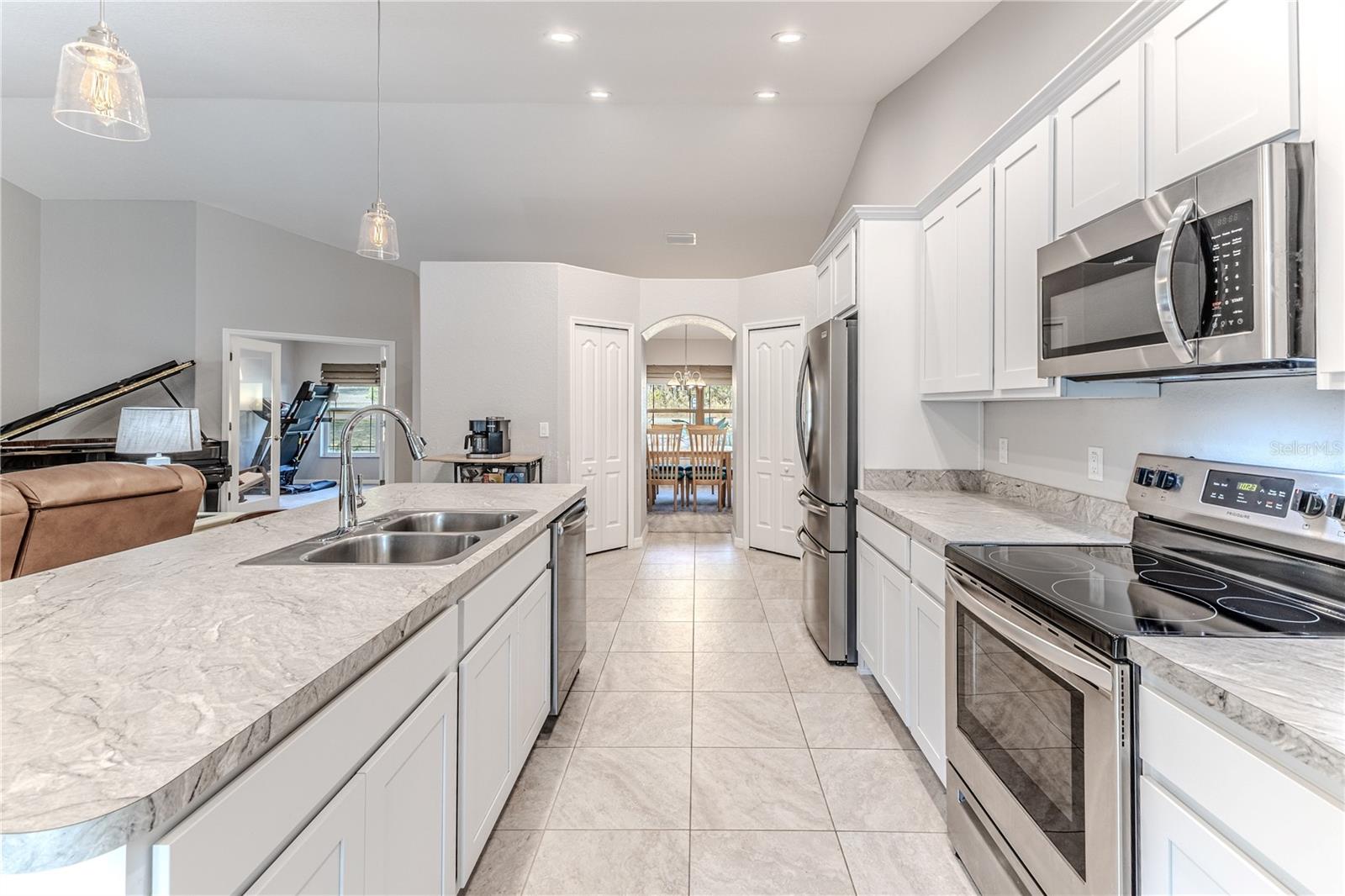 ROYAL HIGHLANDS - Residential