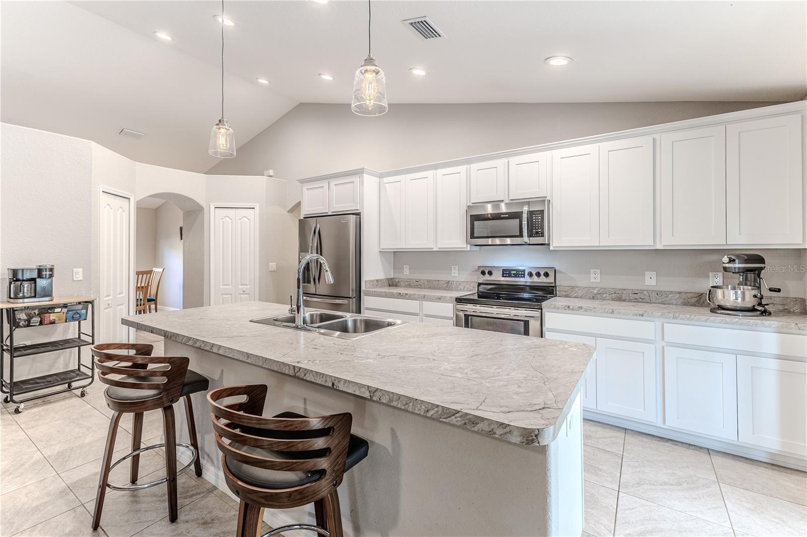 ROYAL HIGHLANDS - Residential