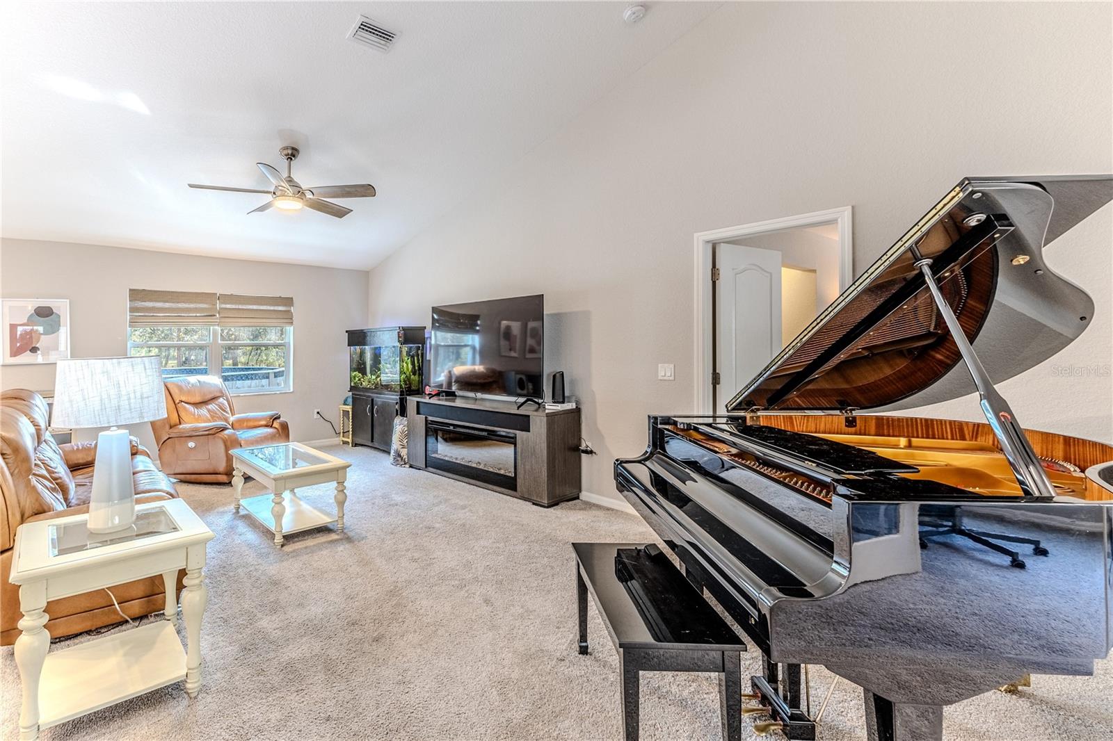 ROYAL HIGHLANDS - Residential