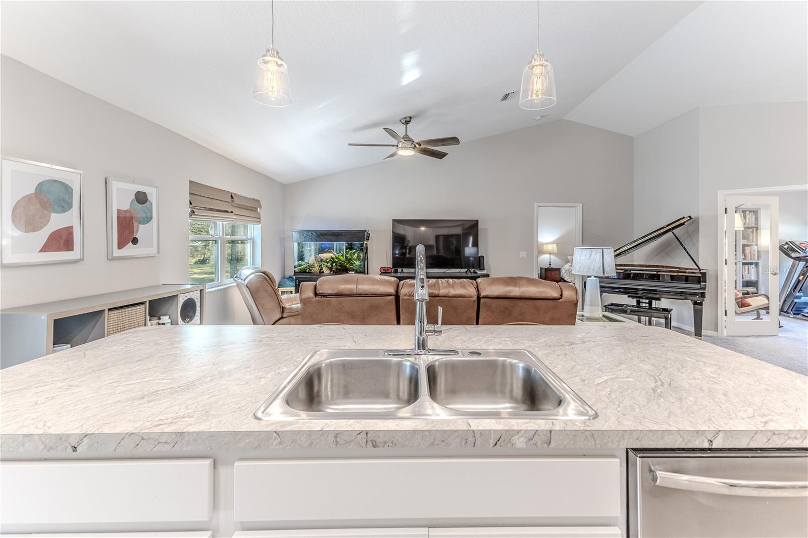 ROYAL HIGHLANDS - Residential