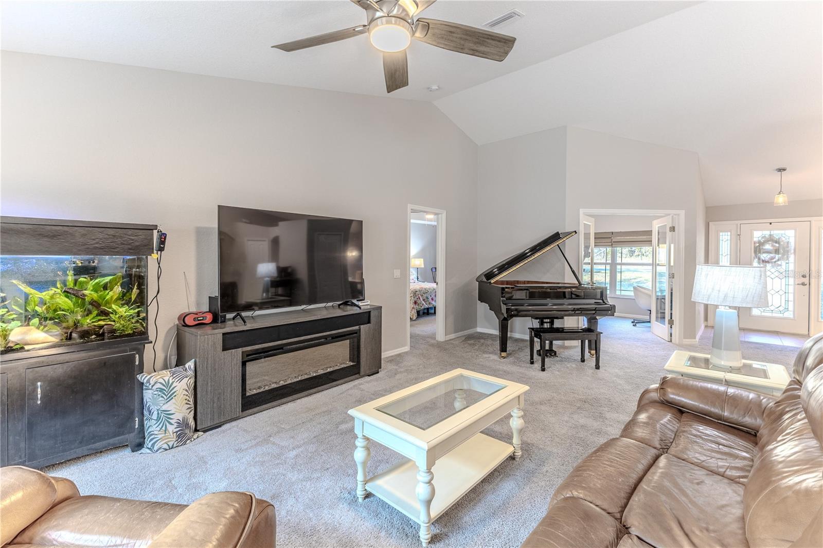 ROYAL HIGHLANDS - Residential