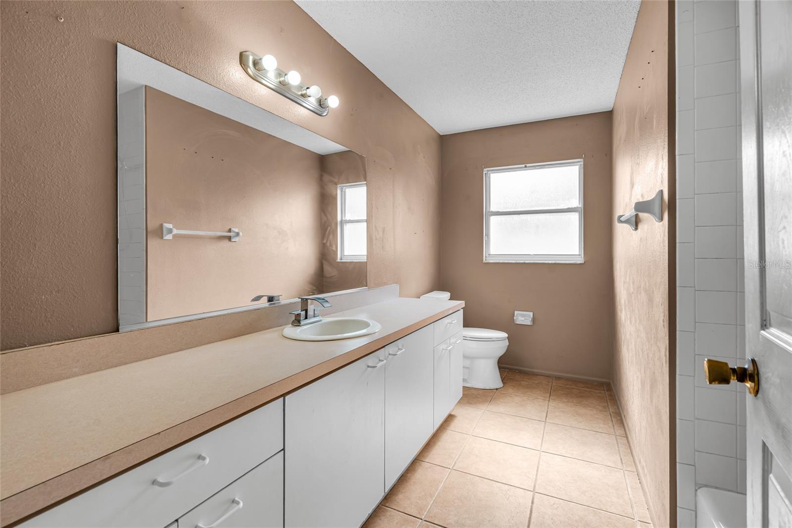 SUNNYBROOK - Residential
