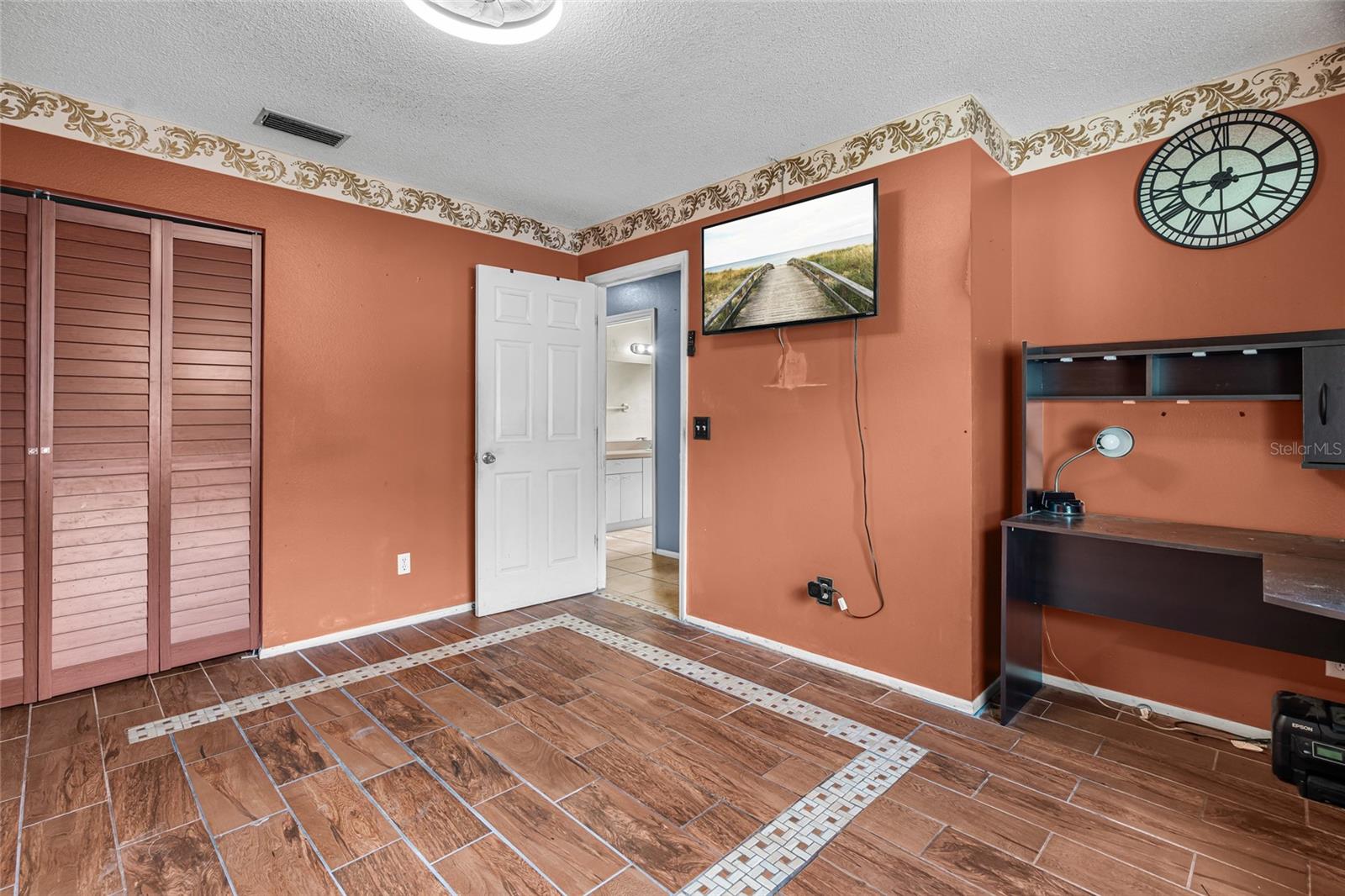 SUNNYBROOK - Residential