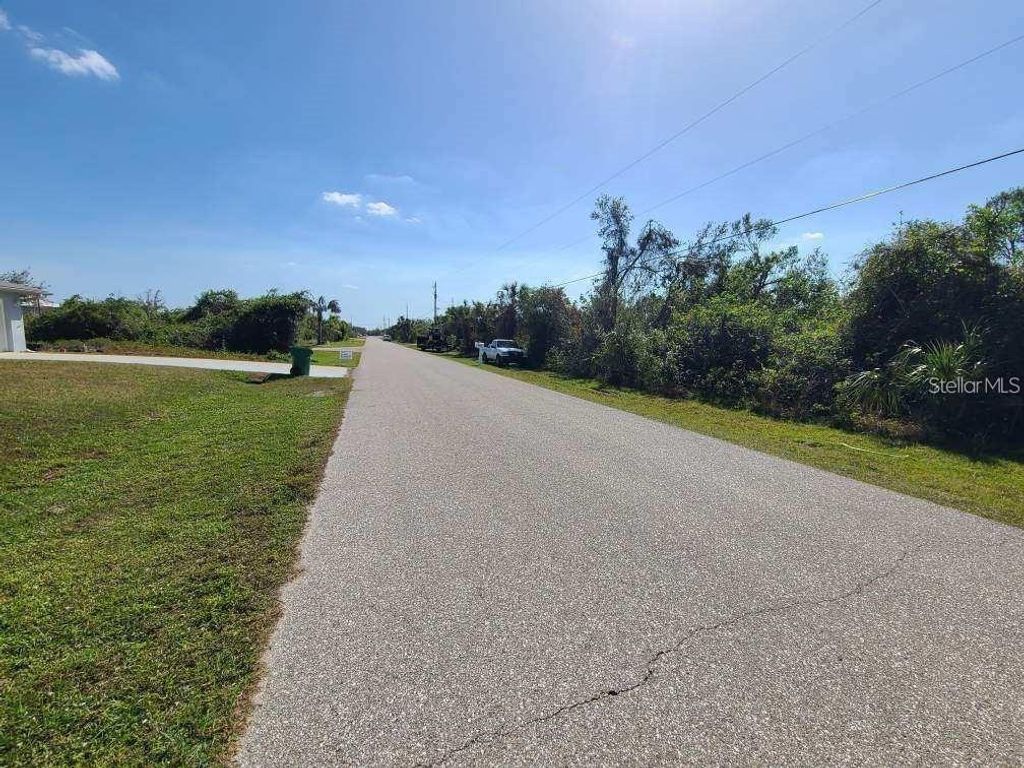 Photo of 6441 Roberta Drive, Englewood, FL 34224 (MLS # A4665276)