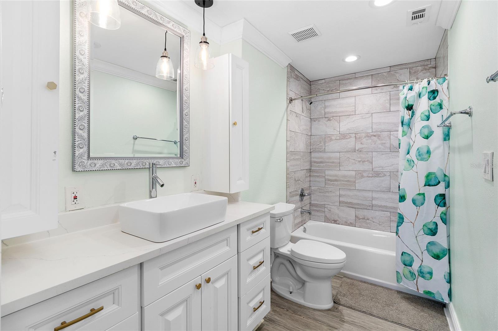 SPINNAKER COVE PH I SEC C BLD - Residential