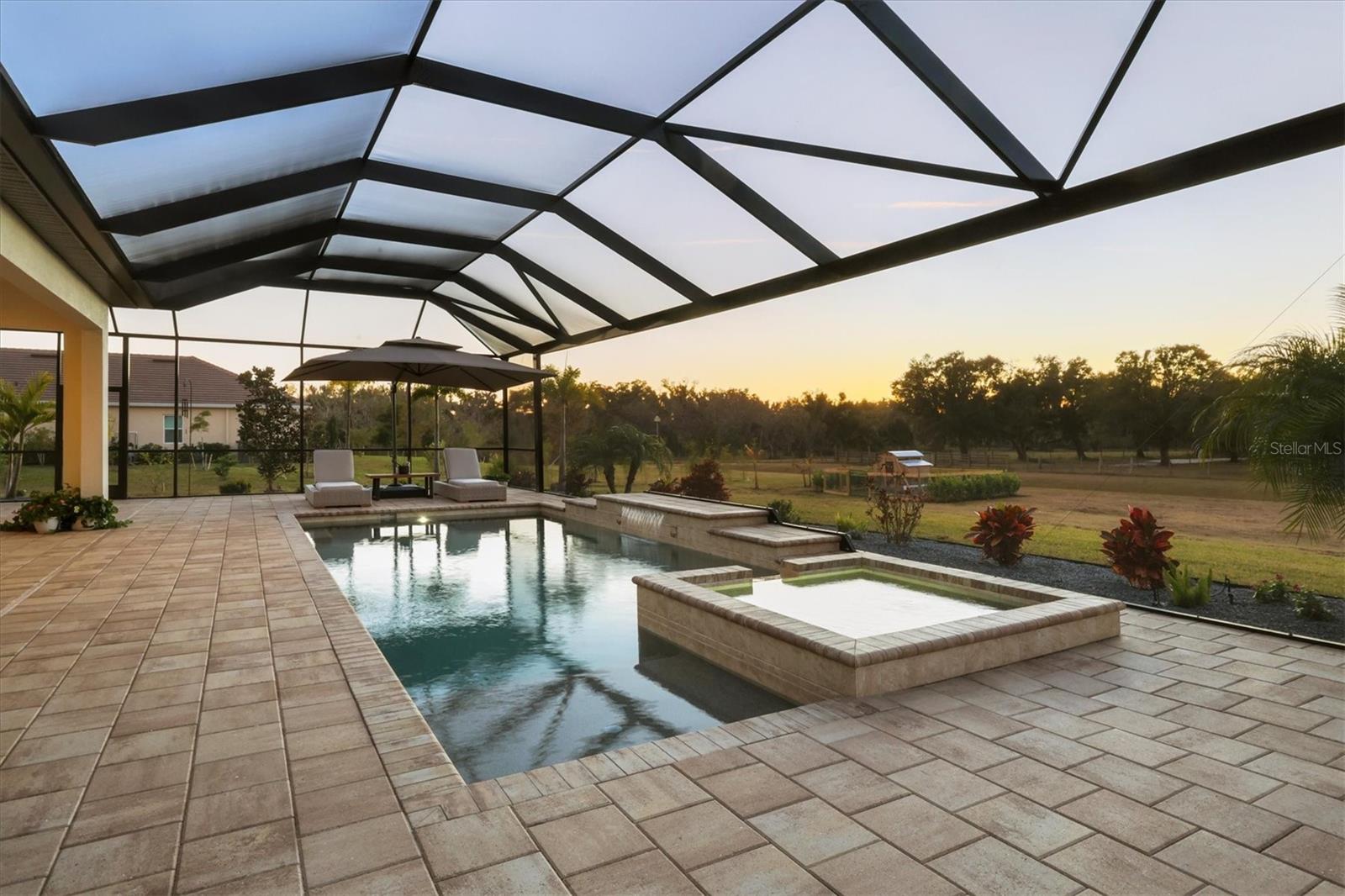 HAMPTON LAKES - Residential