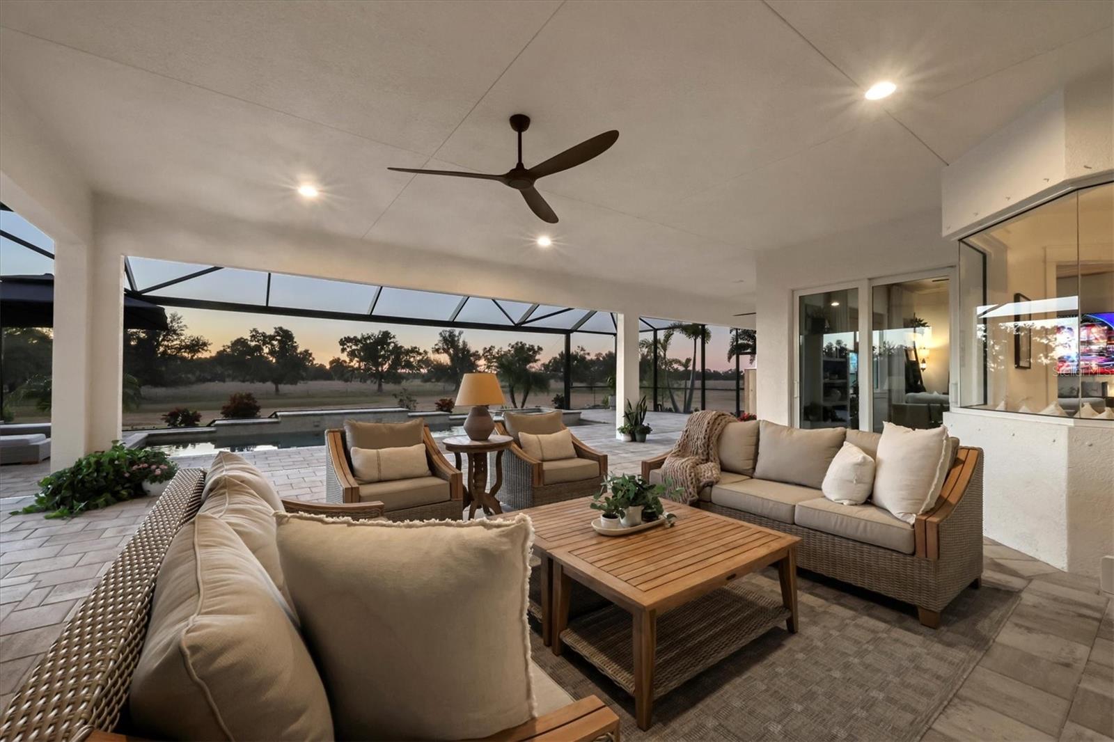 HAMPTON LAKES - Residential