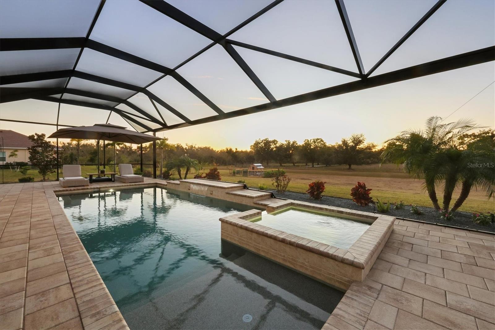 HAMPTON LAKES - Residential