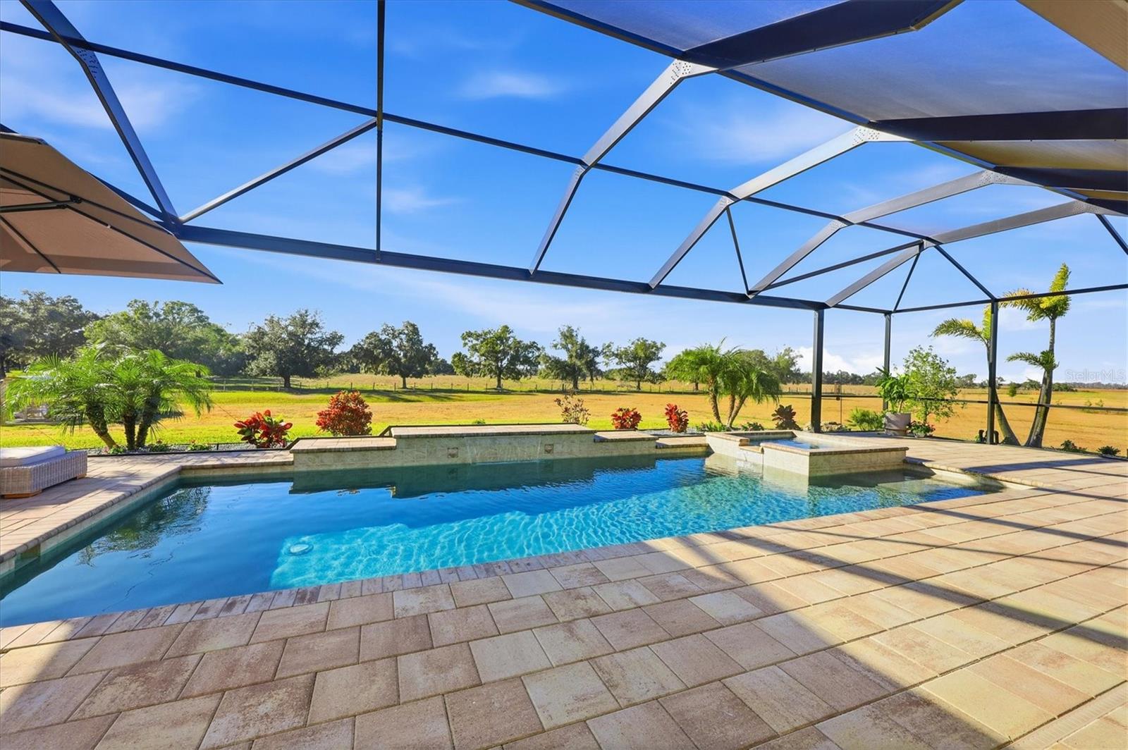 HAMPTON LAKES - Residential