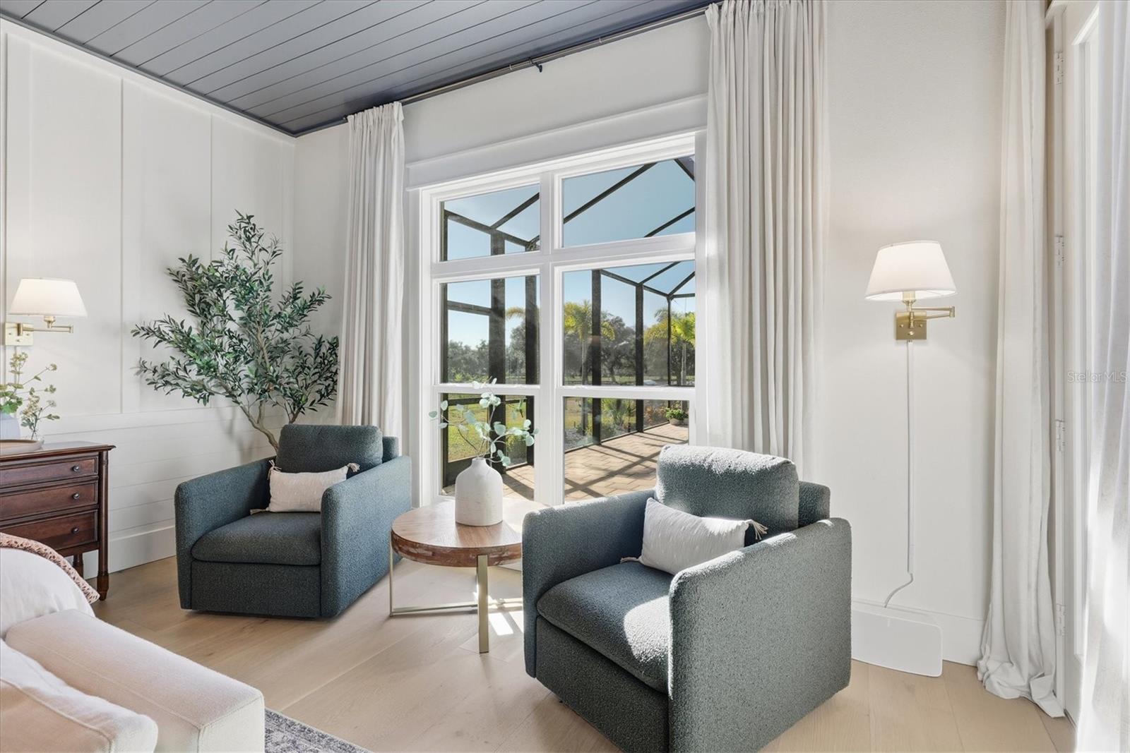 HAMPTON LAKES - Residential