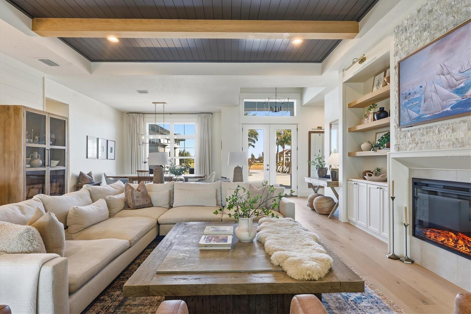 HAMPTON LAKES - Residential