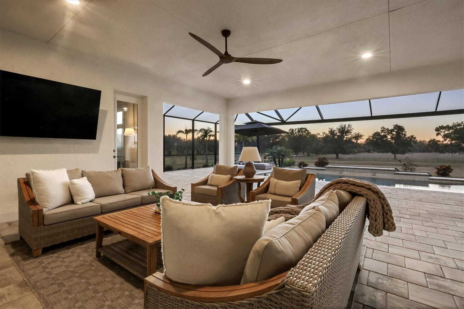 HAMPTON LAKES - Residential