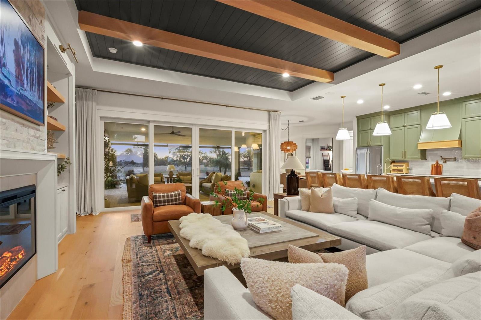 HAMPTON LAKES - Residential