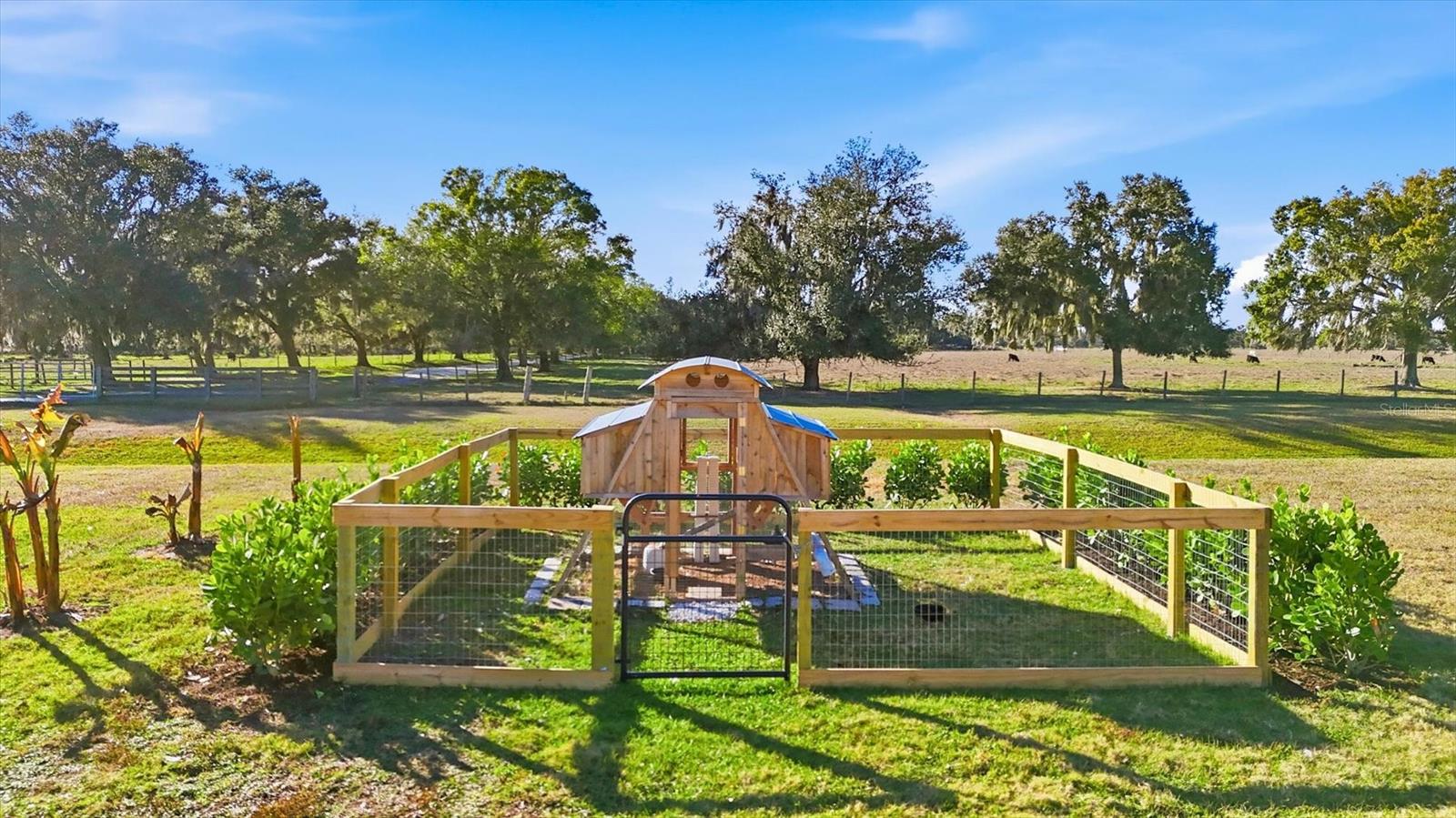 HAMPTON LAKES - Residential