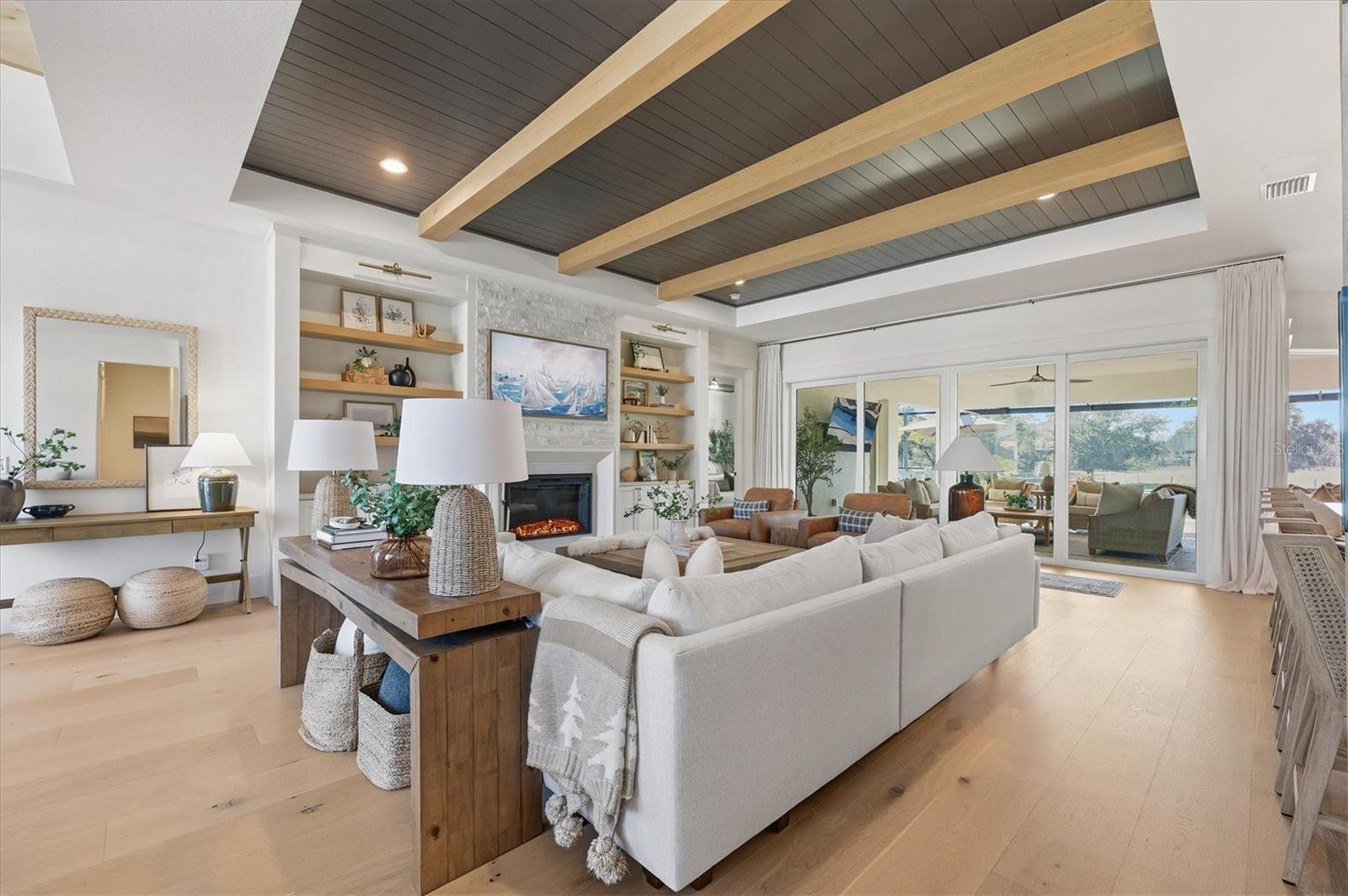 HAMPTON LAKES - Residential