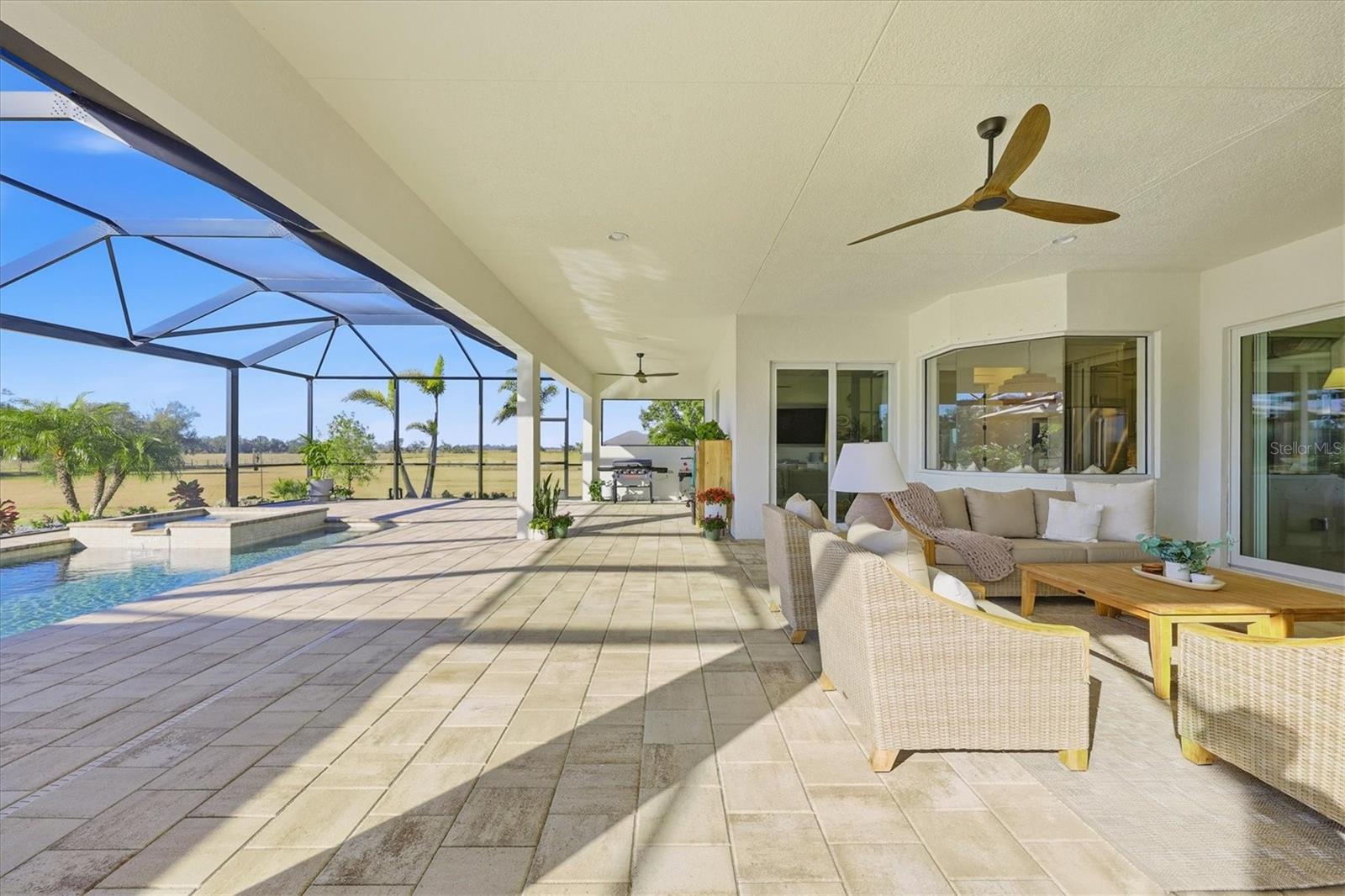 HAMPTON LAKES - Residential