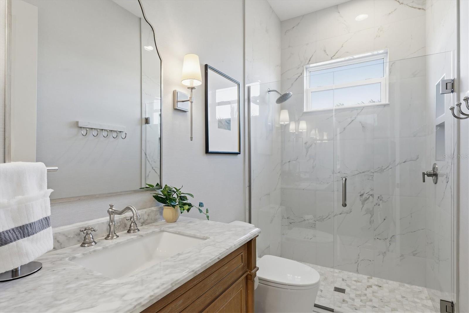 HAMPTON LAKES - Residential