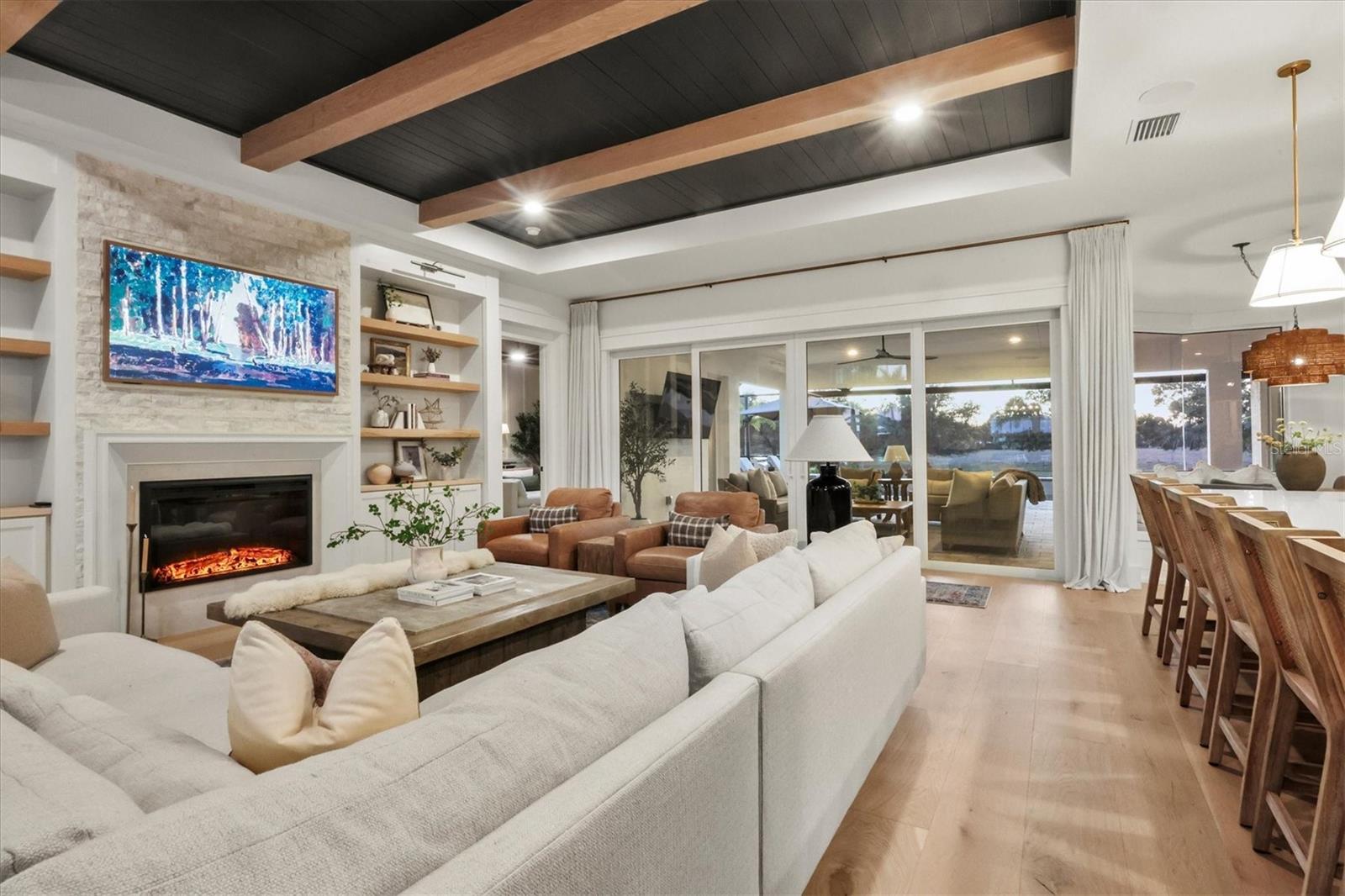 HAMPTON LAKES - Residential