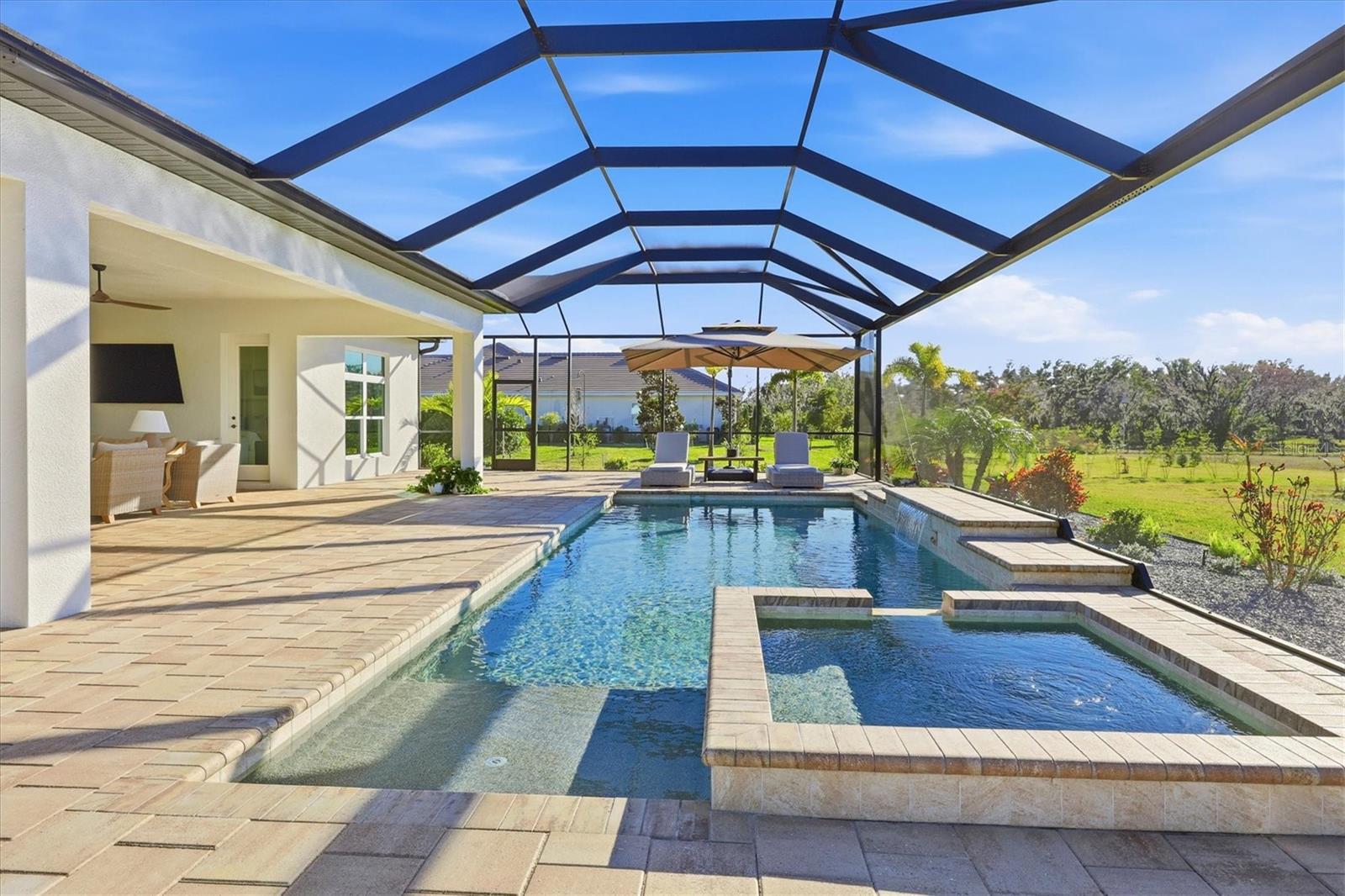 HAMPTON LAKES - Residential