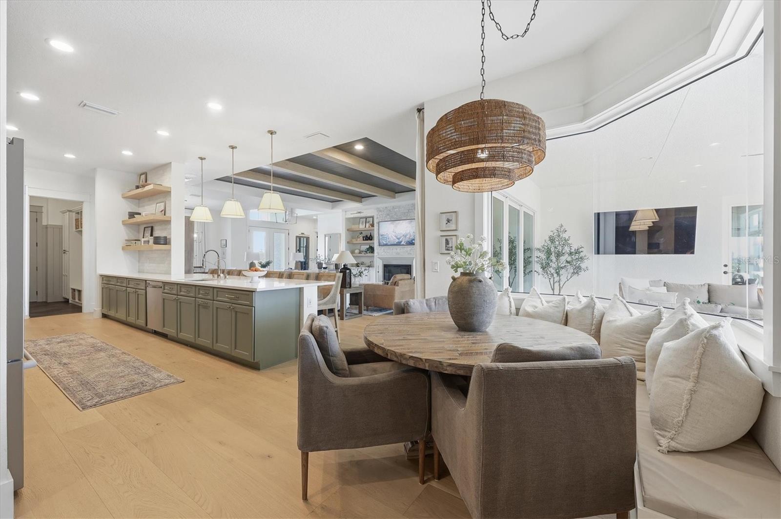 HAMPTON LAKES - Residential