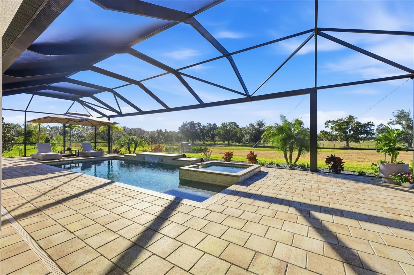 HAMPTON LAKES - Residential