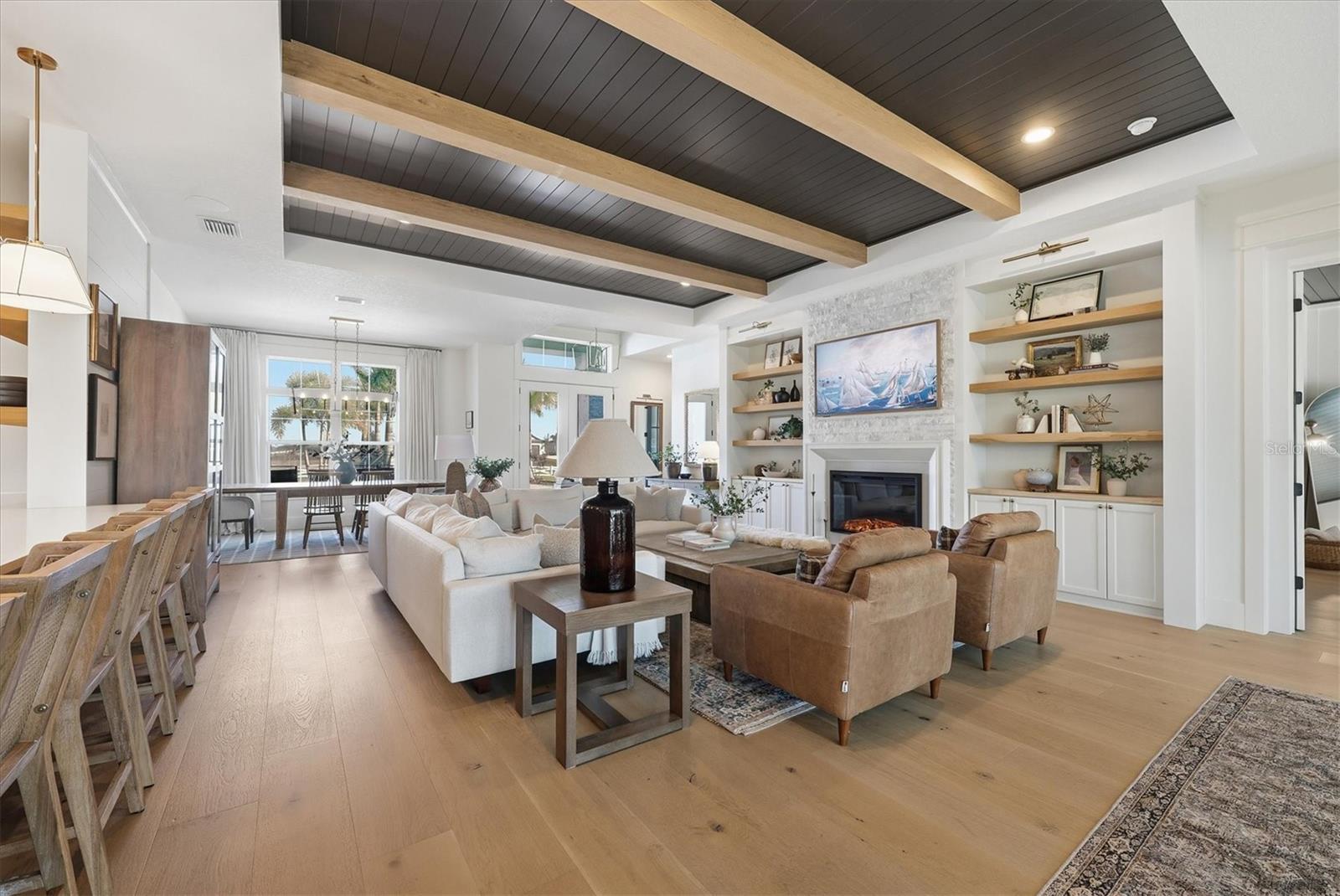 HAMPTON LAKES - Residential