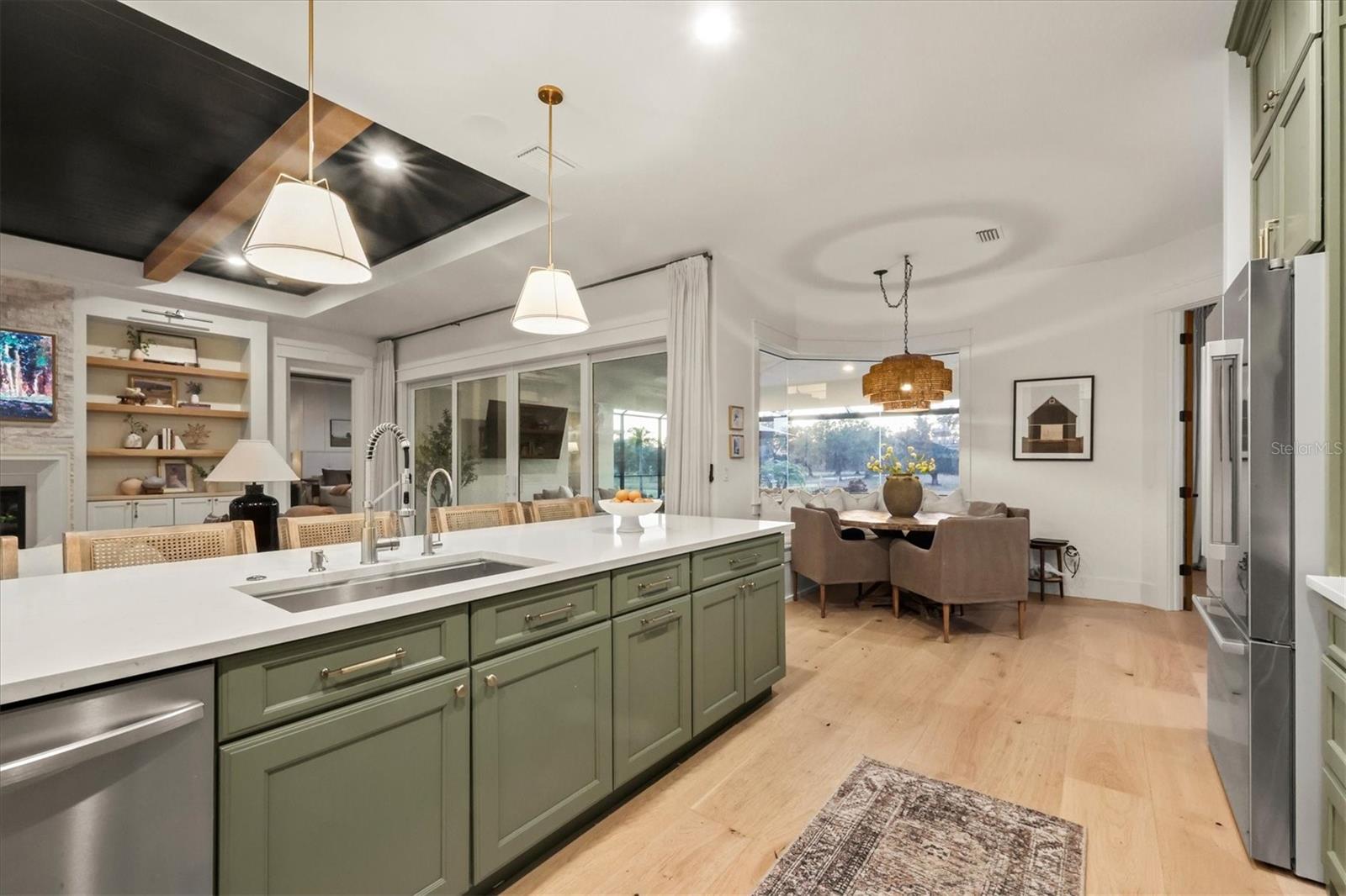 HAMPTON LAKES - Residential