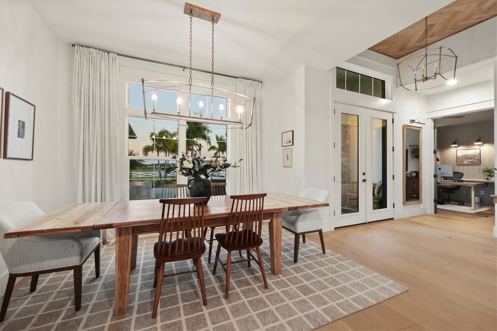 HAMPTON LAKES - Residential