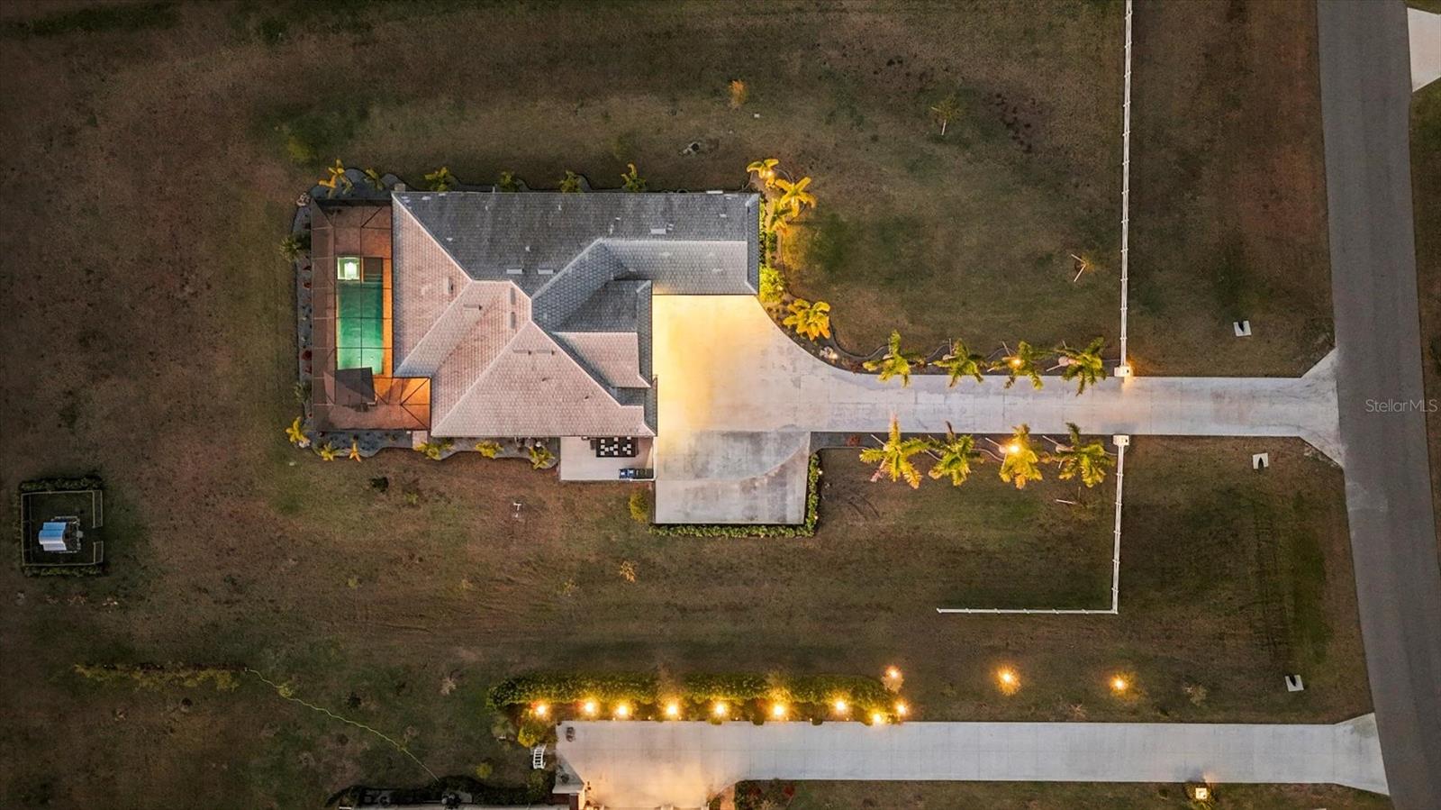 HAMPTON LAKES - Residential