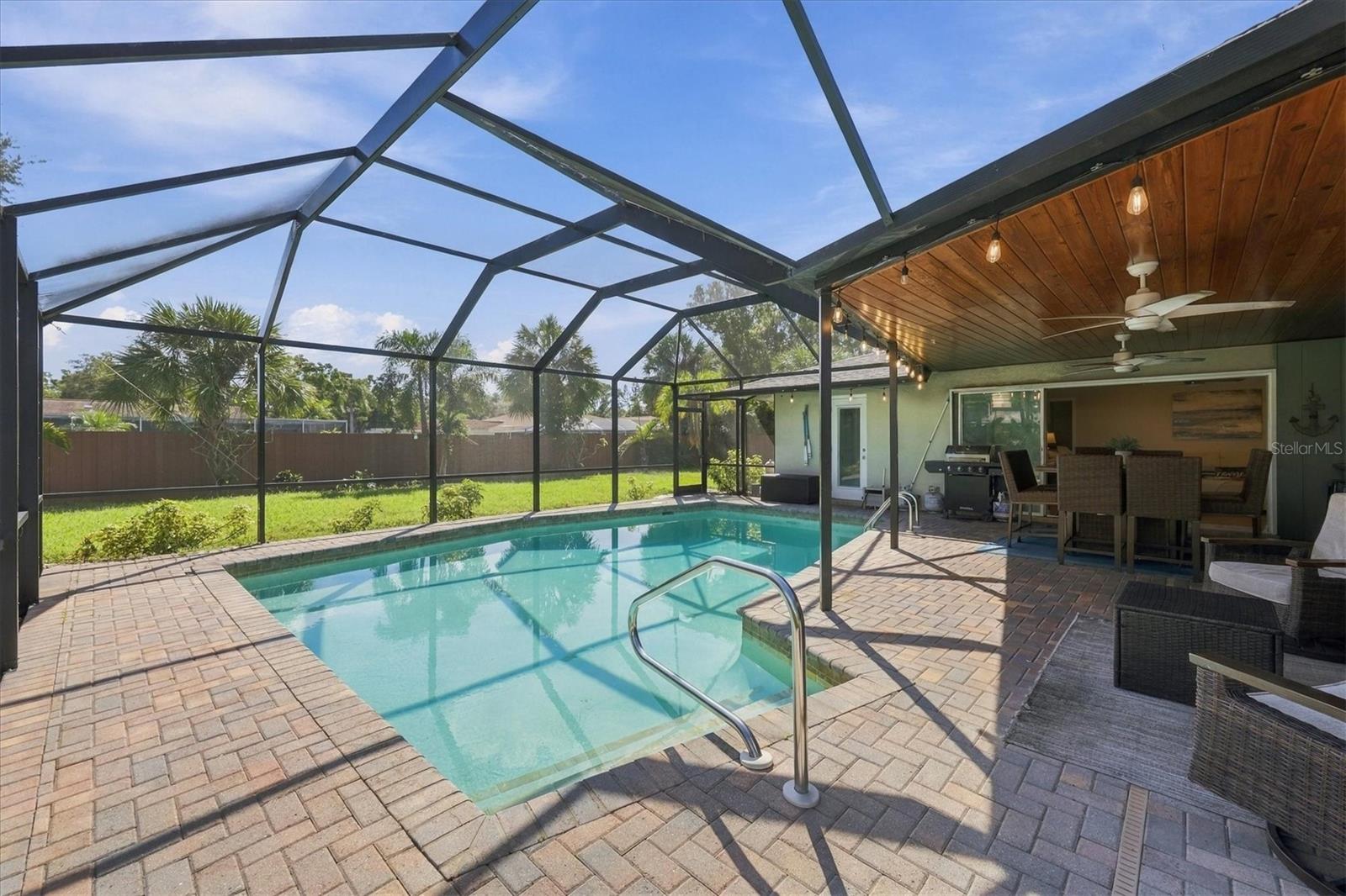 438 WHITFIELD AVENUE, SARASOTA, FL, 34243 4 438 WHITFIELD AVENUE