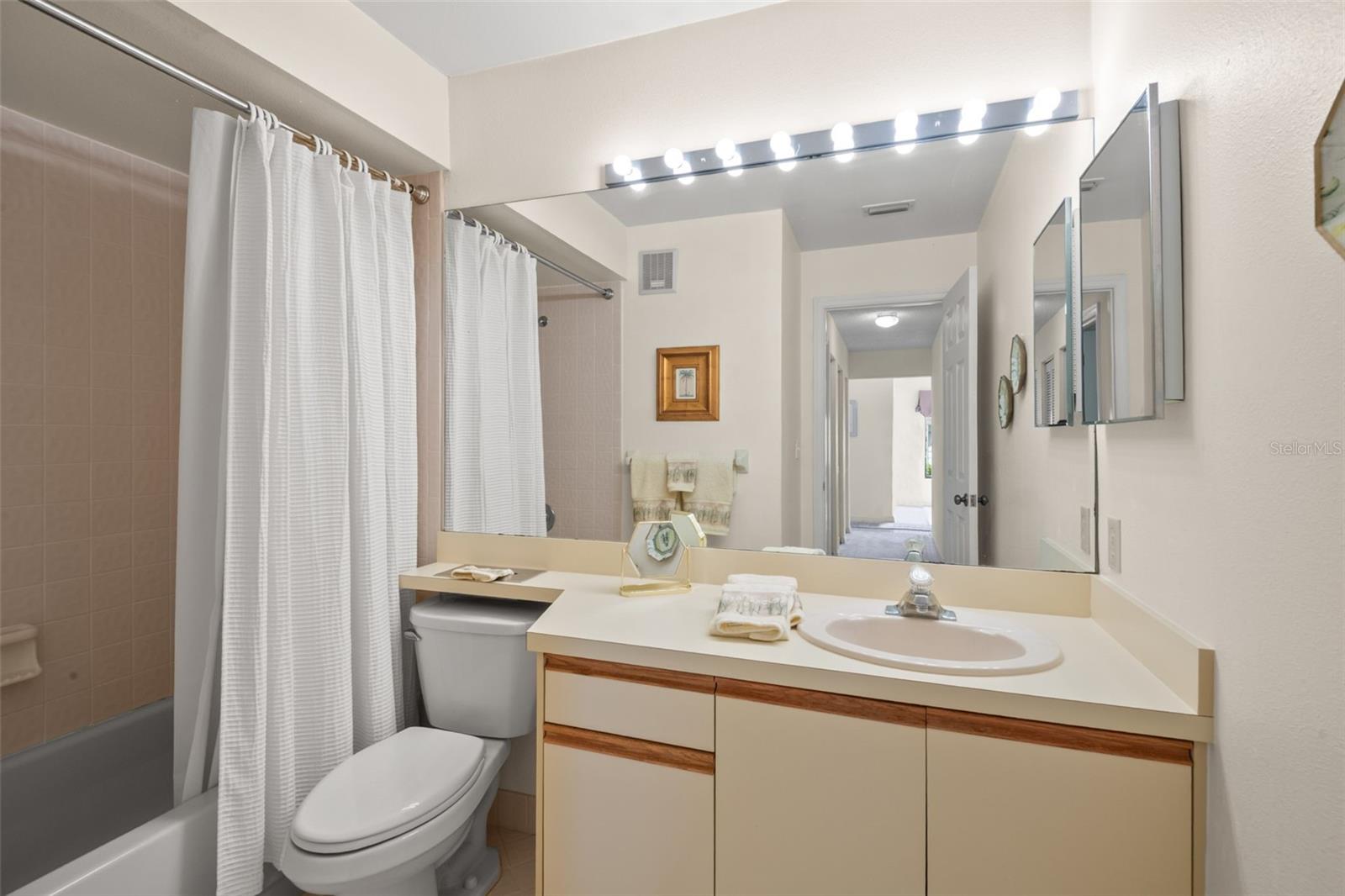 EL PASADO A CONDO - Residential