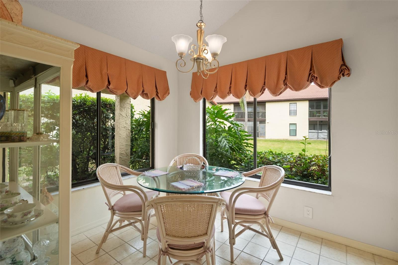 EL PASADO A CONDO - Residential