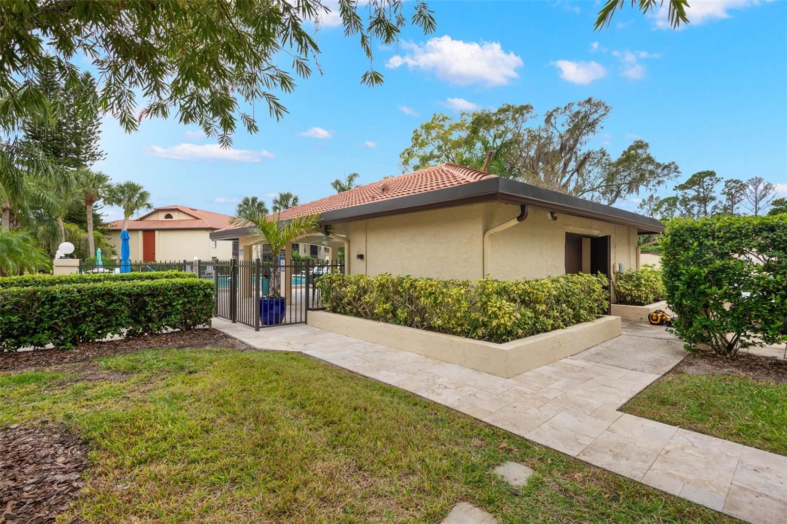 EL PASADO A CONDO - Residential