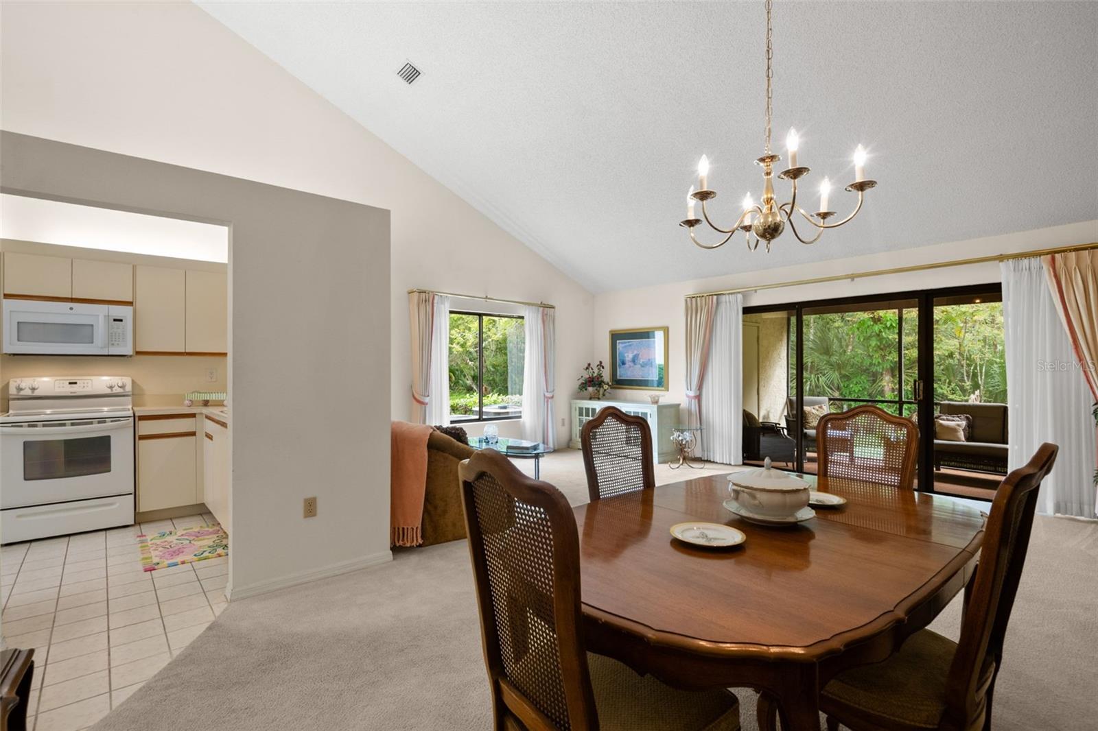 EL PASADO A CONDO - Residential