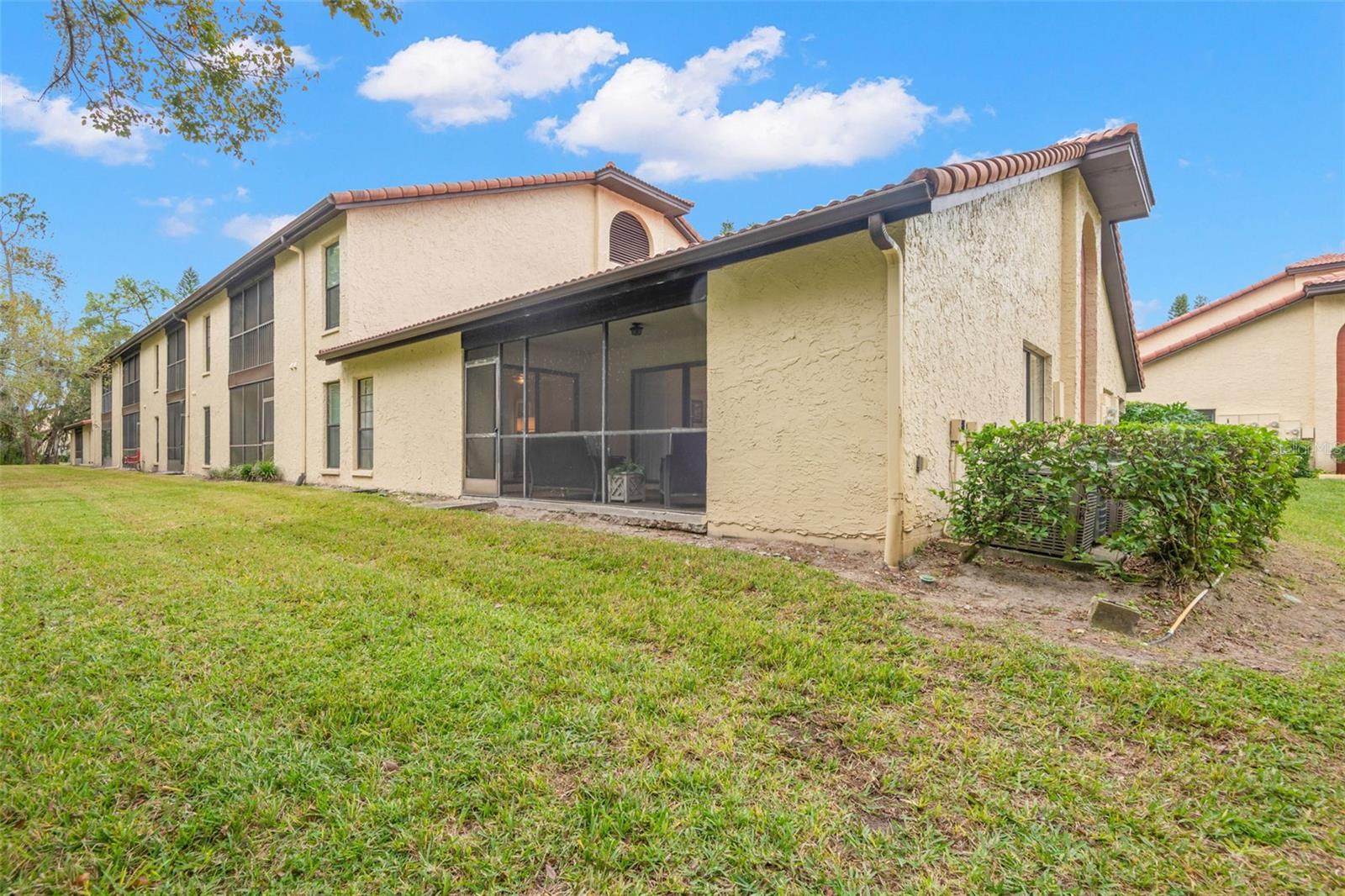 EL PASADO A CONDO - Residential