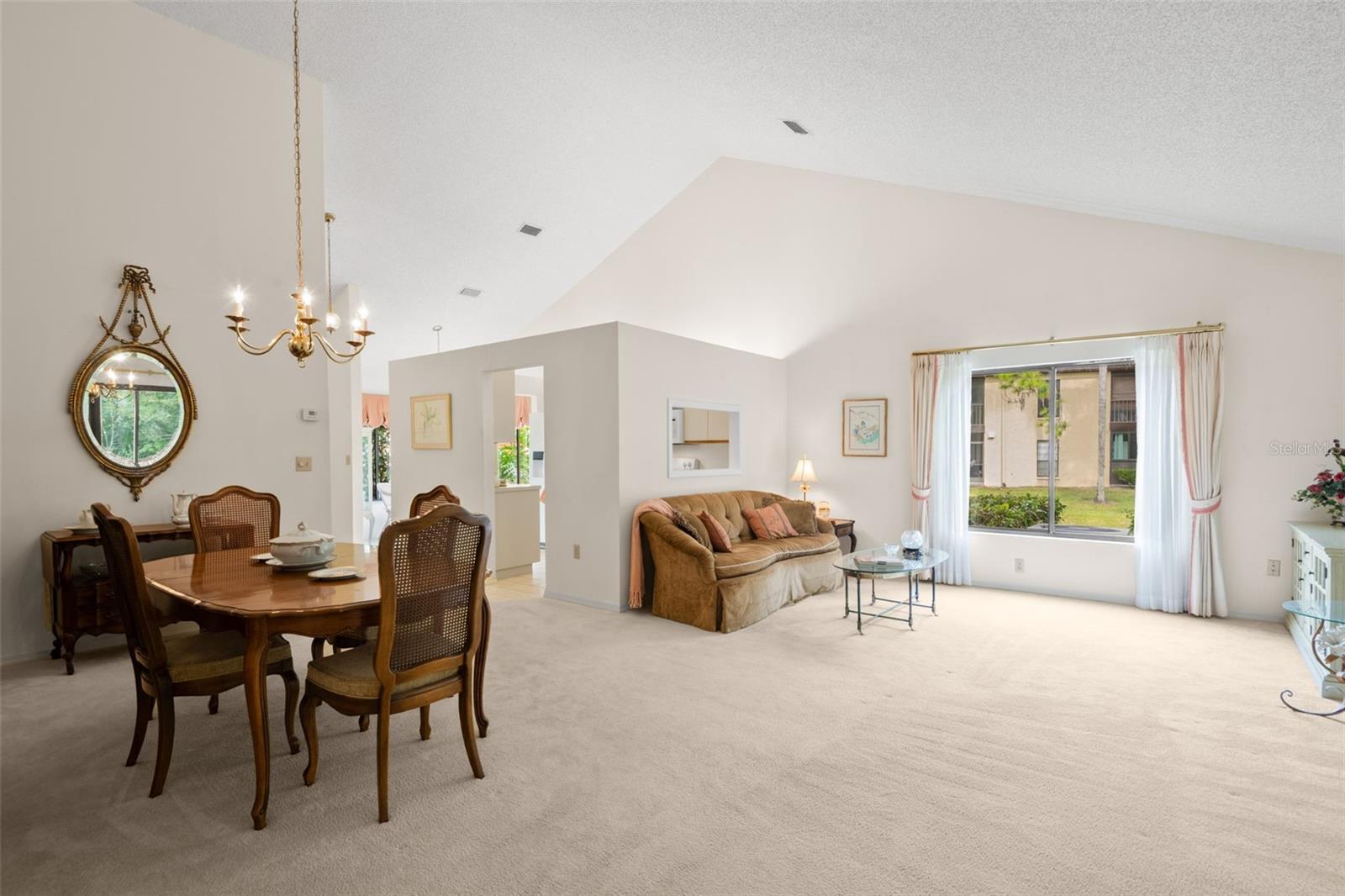 EL PASADO A CONDO - Residential