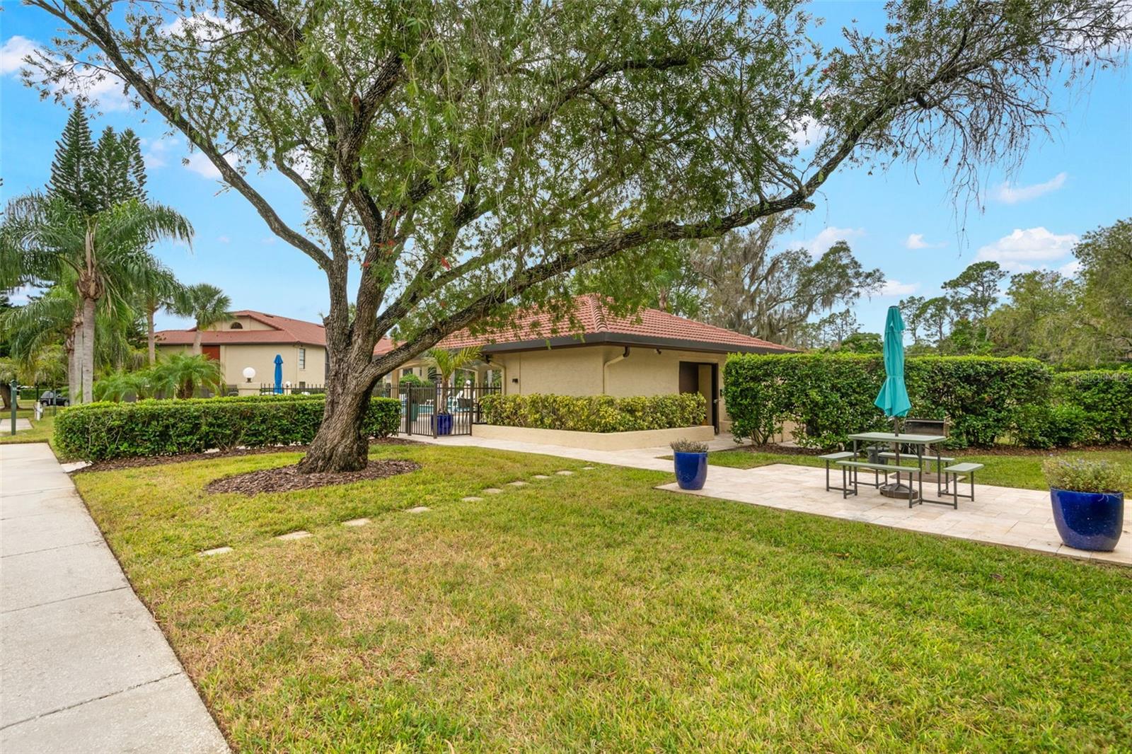 EL PASADO A CONDO - Residential