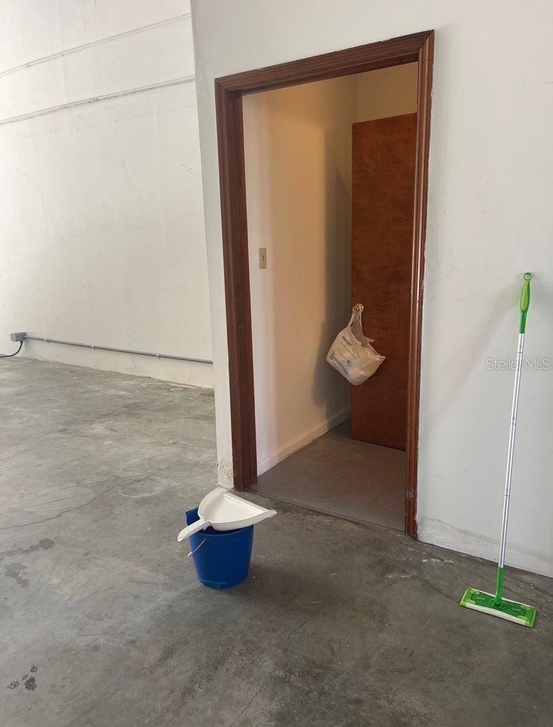 KISSIMMEE EXECUTIVE PARK - Commercial Lease