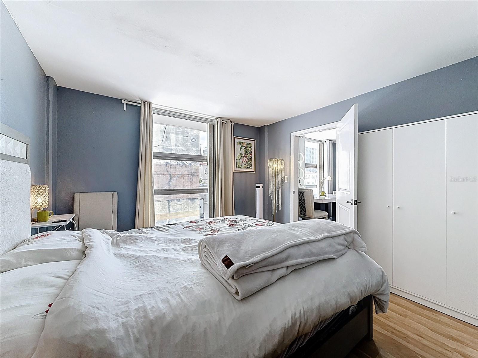 METROPOLITAN/LK EOLA - Residential